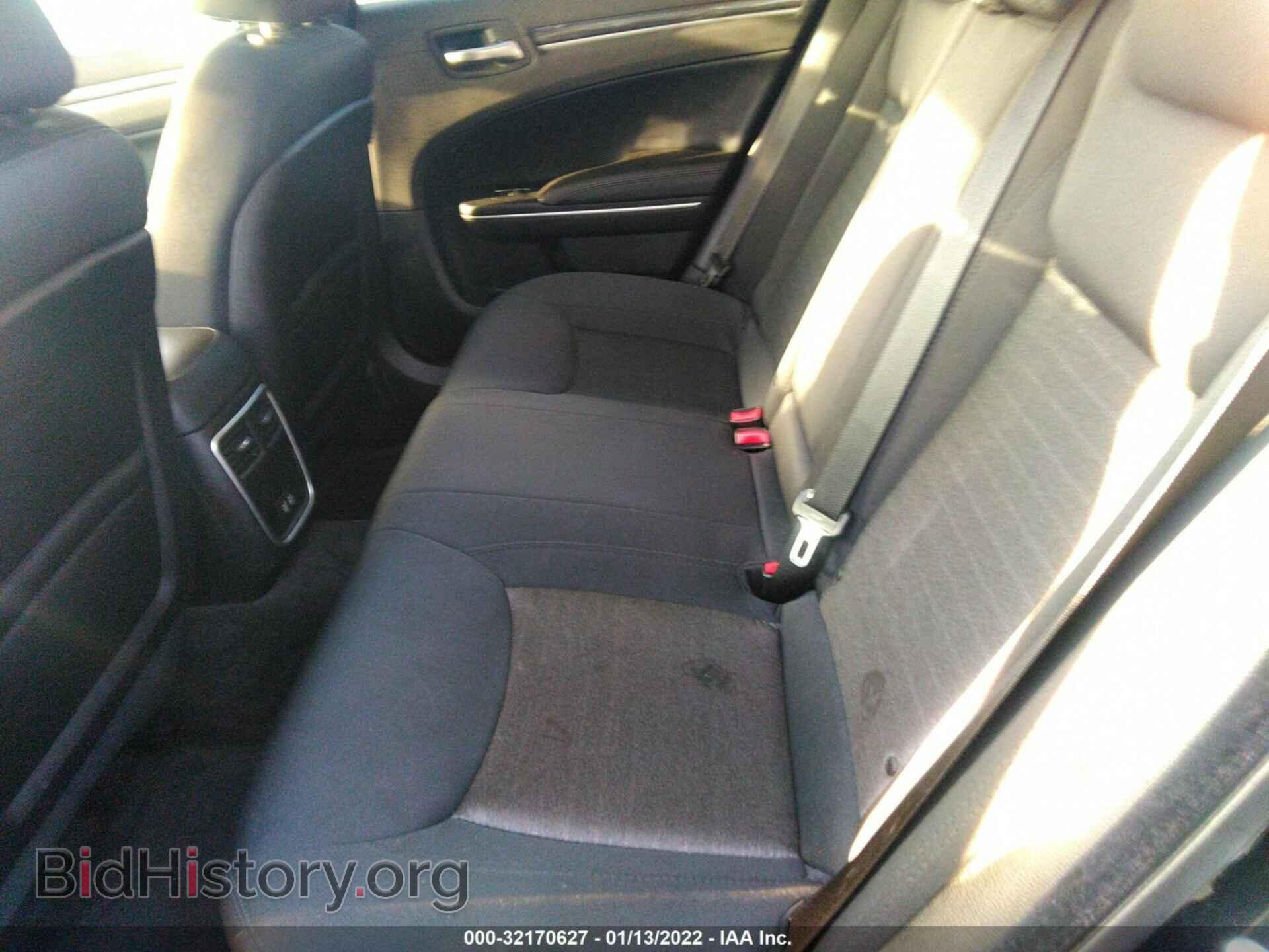 2018 CHRYSLER 300 - VIN: 2C3CCAAGXJH293980 - Фото 8