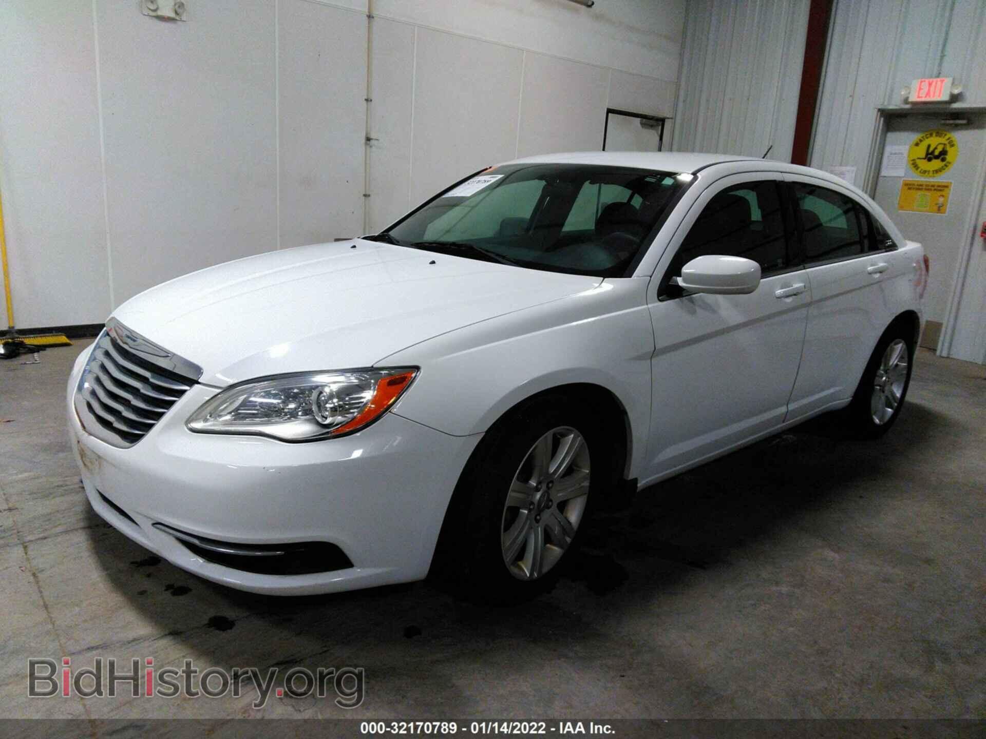 2013 CHRYSLER 200 - VIN: 1C3CCBAB9DN669719 - Фото 2