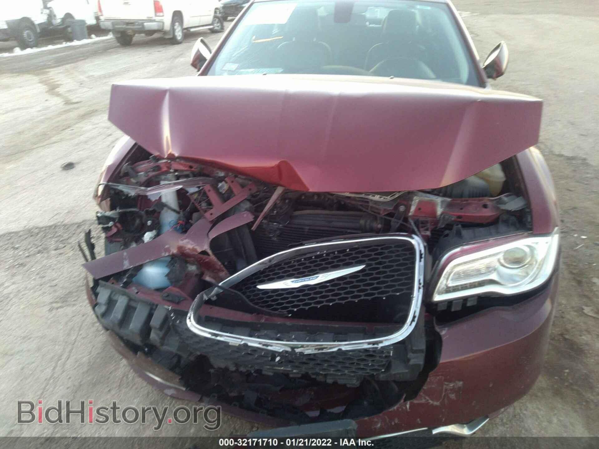 2018 CHRYSLER 300 - VIN: 2C3CCAAG8JH137677 - Фото 10