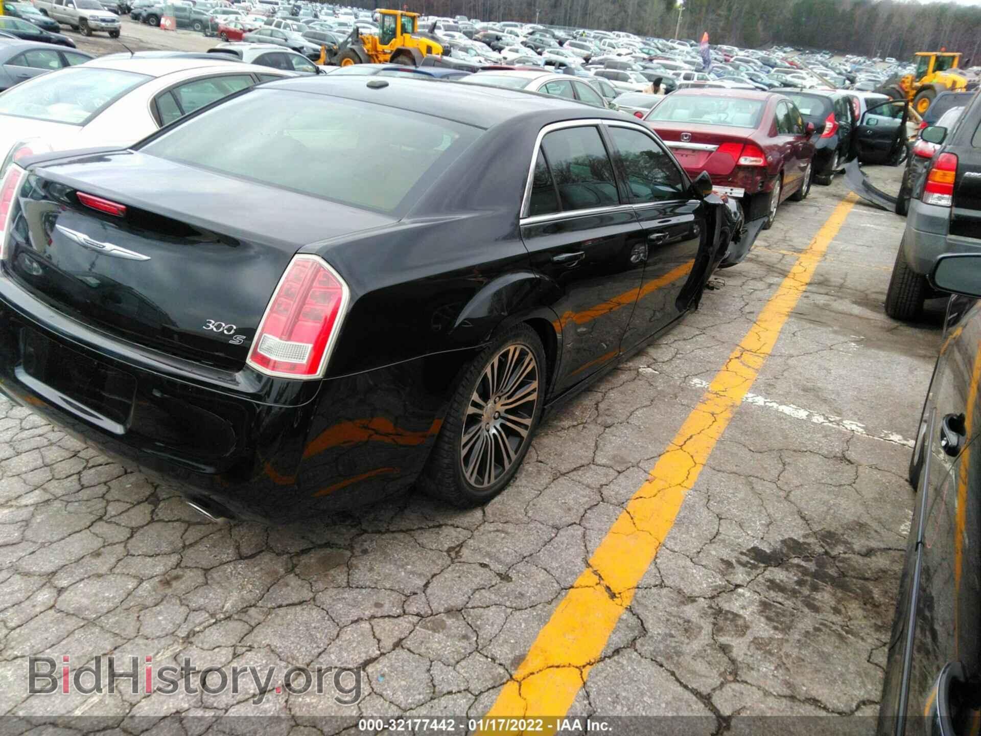 2012 CHRYSLER 300 - VIN: 2C3CCABG3CH313357 - Фото 4