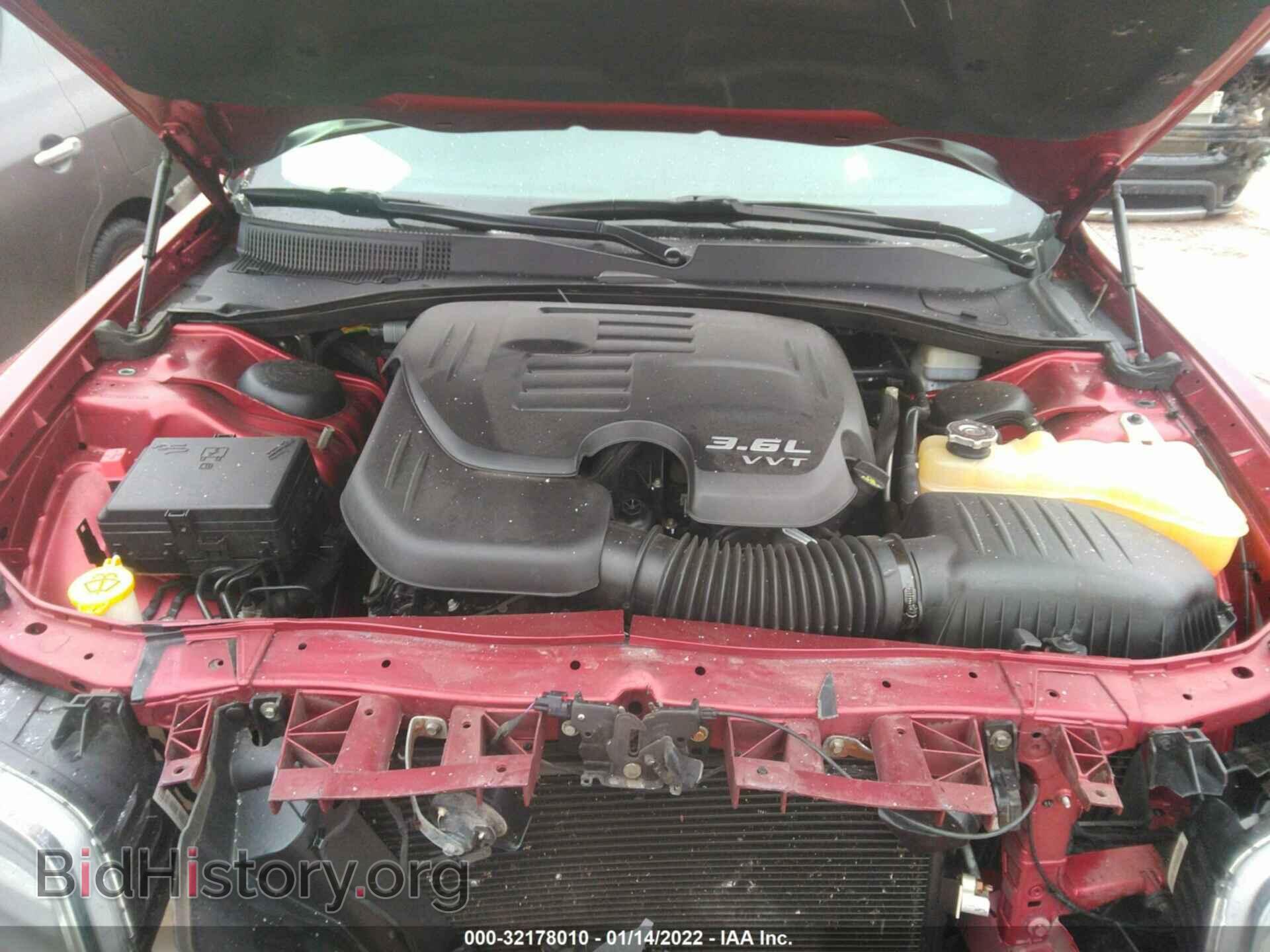 2014 CHRYSLER 300 - VIN: 2C3CCAGG4EH374129 - Фото 10