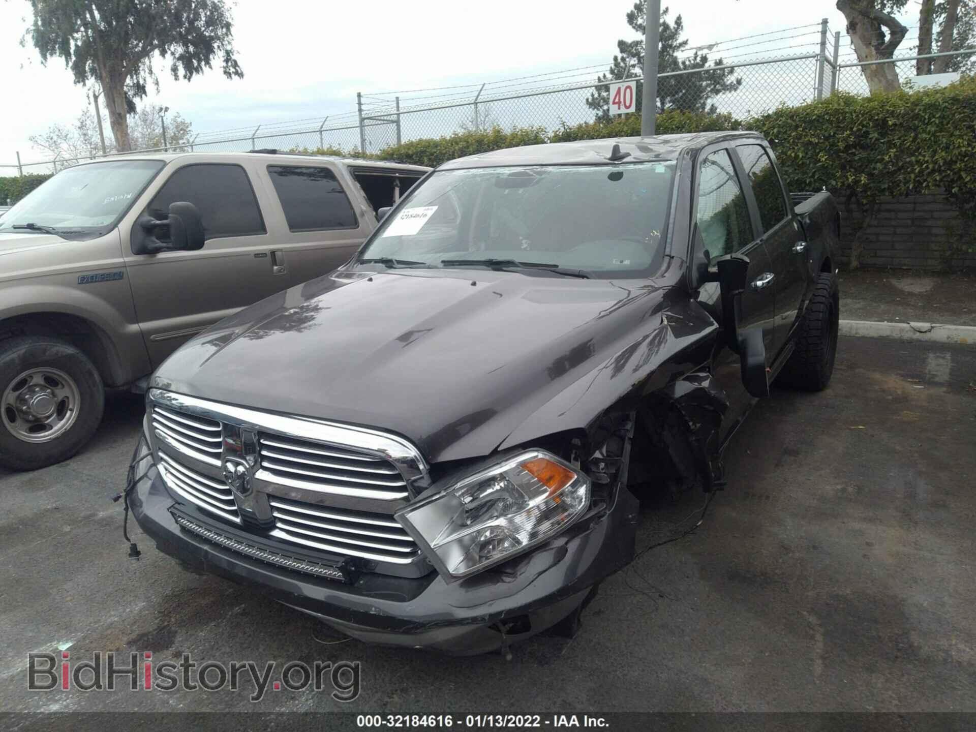2017 RAM 1500 - VIN: 3C6RR6LT4HG769069 - Фото 2