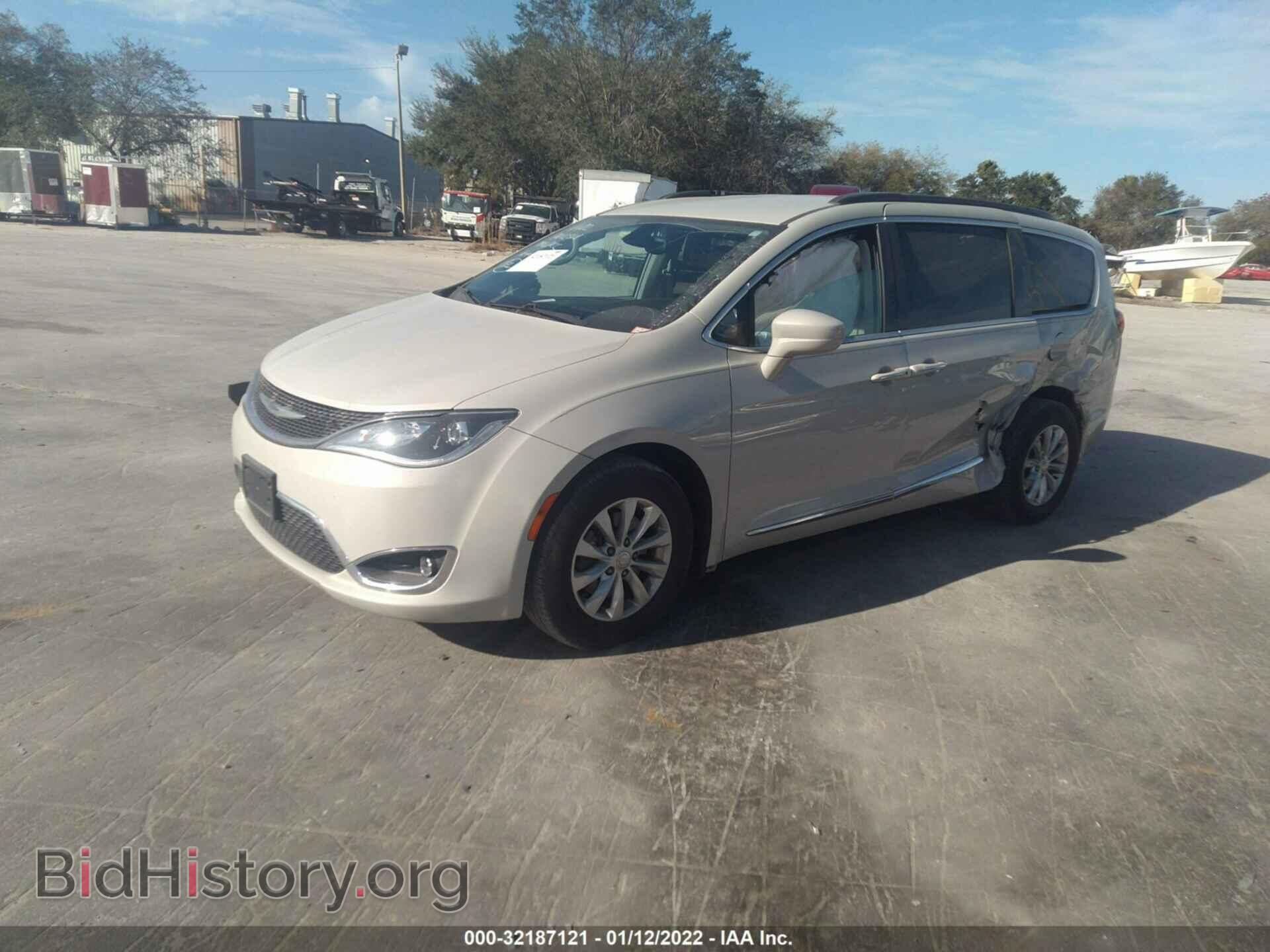 2017 CHRYSLER PACIFICA - VIN: 2C4RC1BG9HR759049 - Фото 2