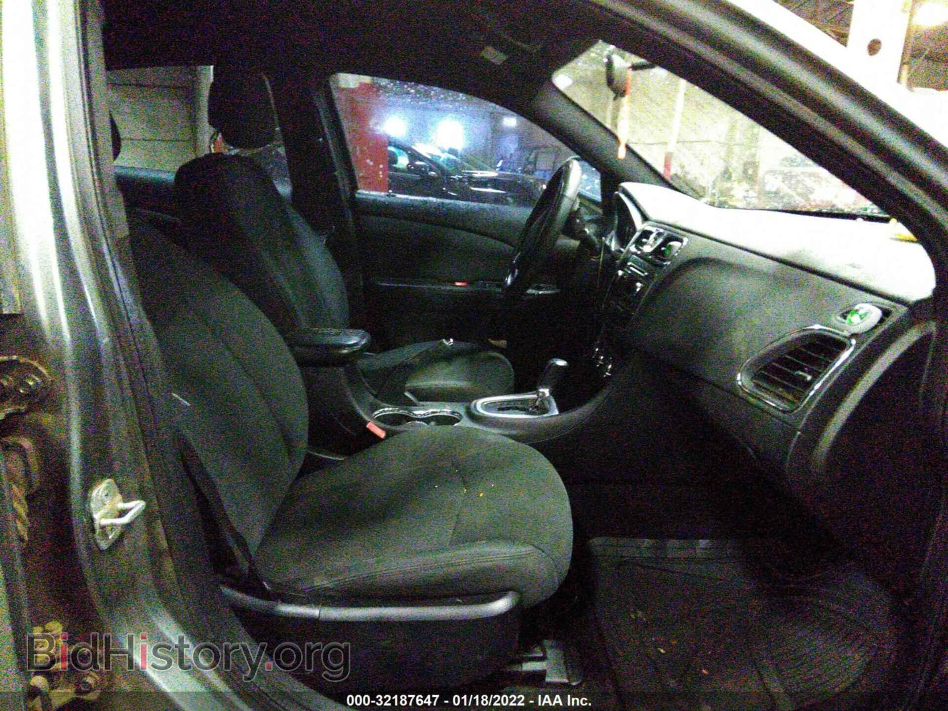 2011 CHRYSLER 200 - VIN: 1C3BC1FB8BN579781 - Фото 5