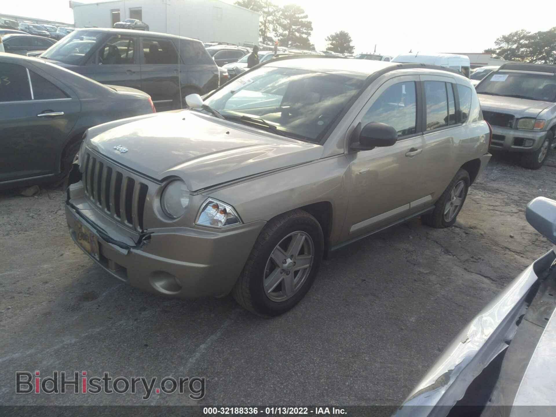 2010 JEEP COMPASS - VIN: 1J4NT1FA7AD652895 - Photo 2