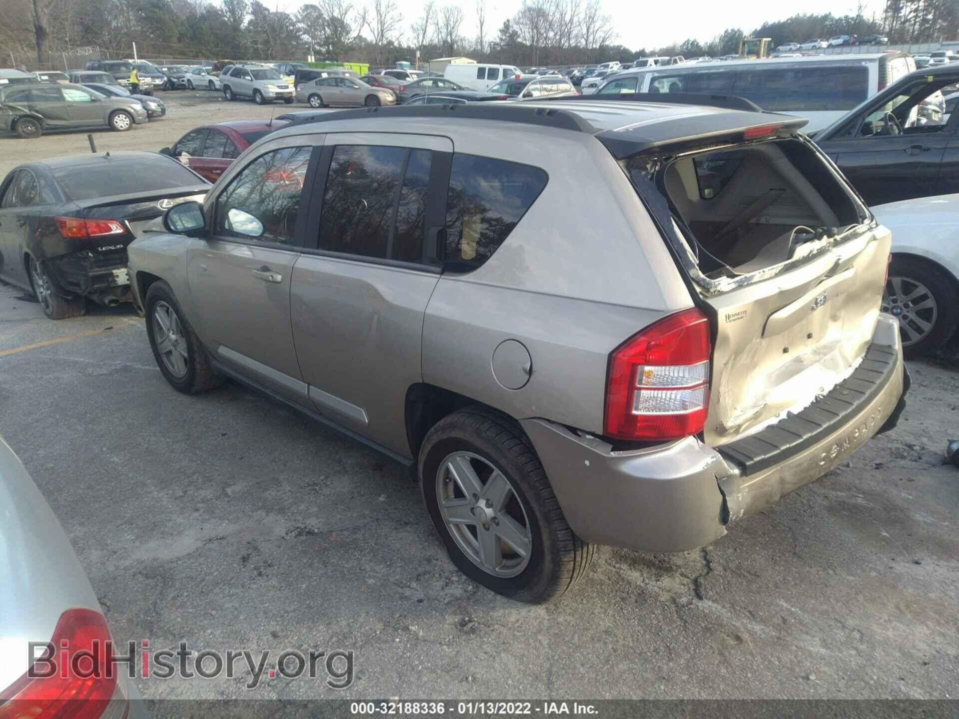 2010 JEEP COMPASS - VIN: 1J4NT1FA7AD652895 - Photo 3