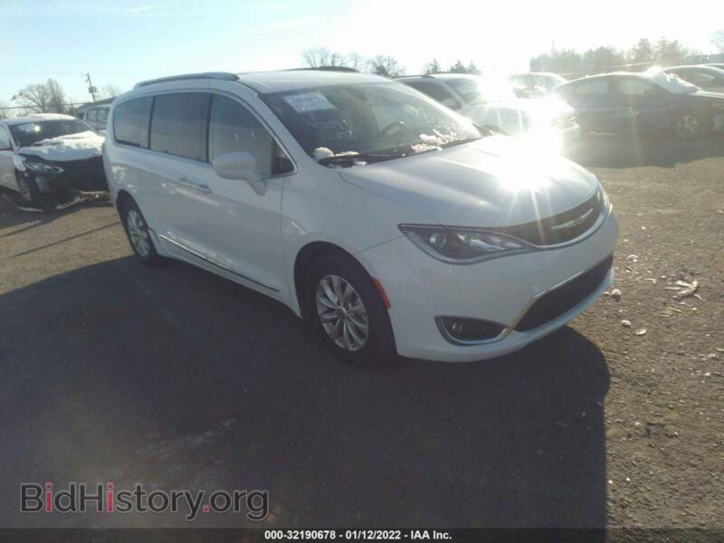 2019 Chrysler PACIFICA Touring L (VIN 2C4RC1BG6KR626305) — photo 1 of 11, IAAI, damage: right side