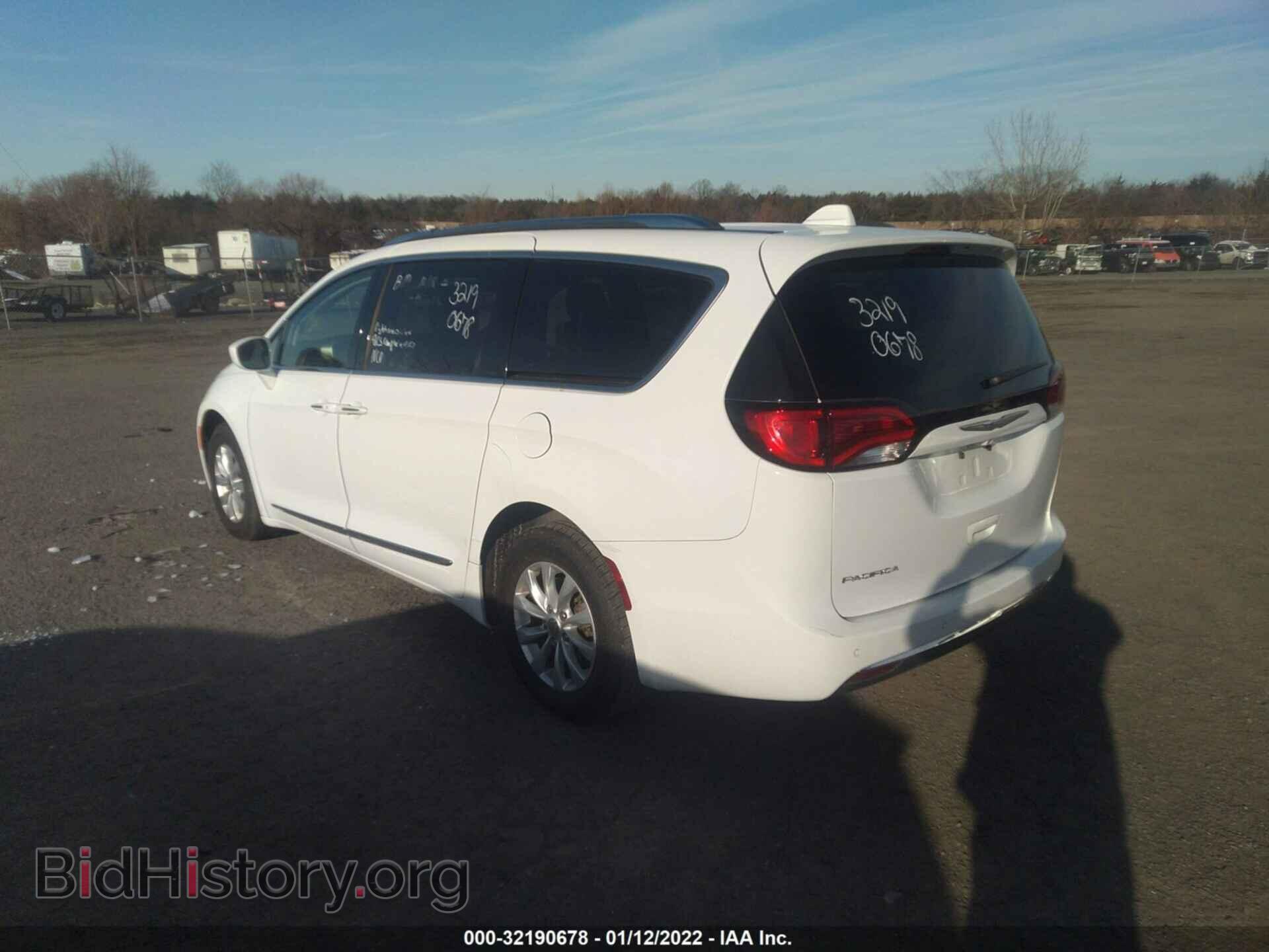 2019 CHRYSLER PACIFICA - VIN: 2C4RC1BG6KR626305 - Фото 3