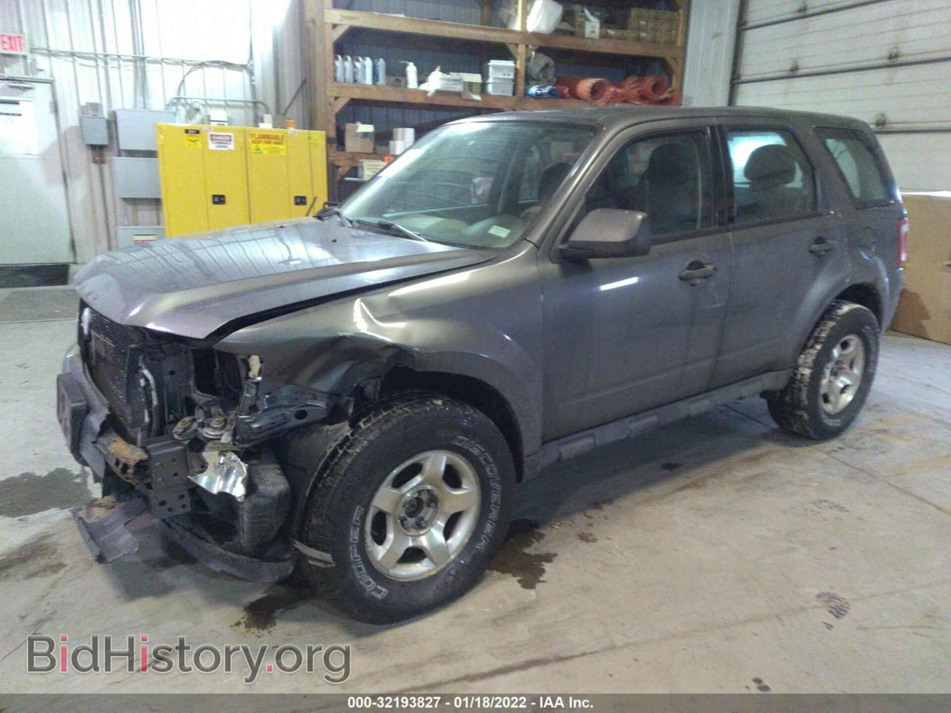 2011 FORD ESCAPE - VIN: 1FMCU0C78BKA93377 - Фото 2