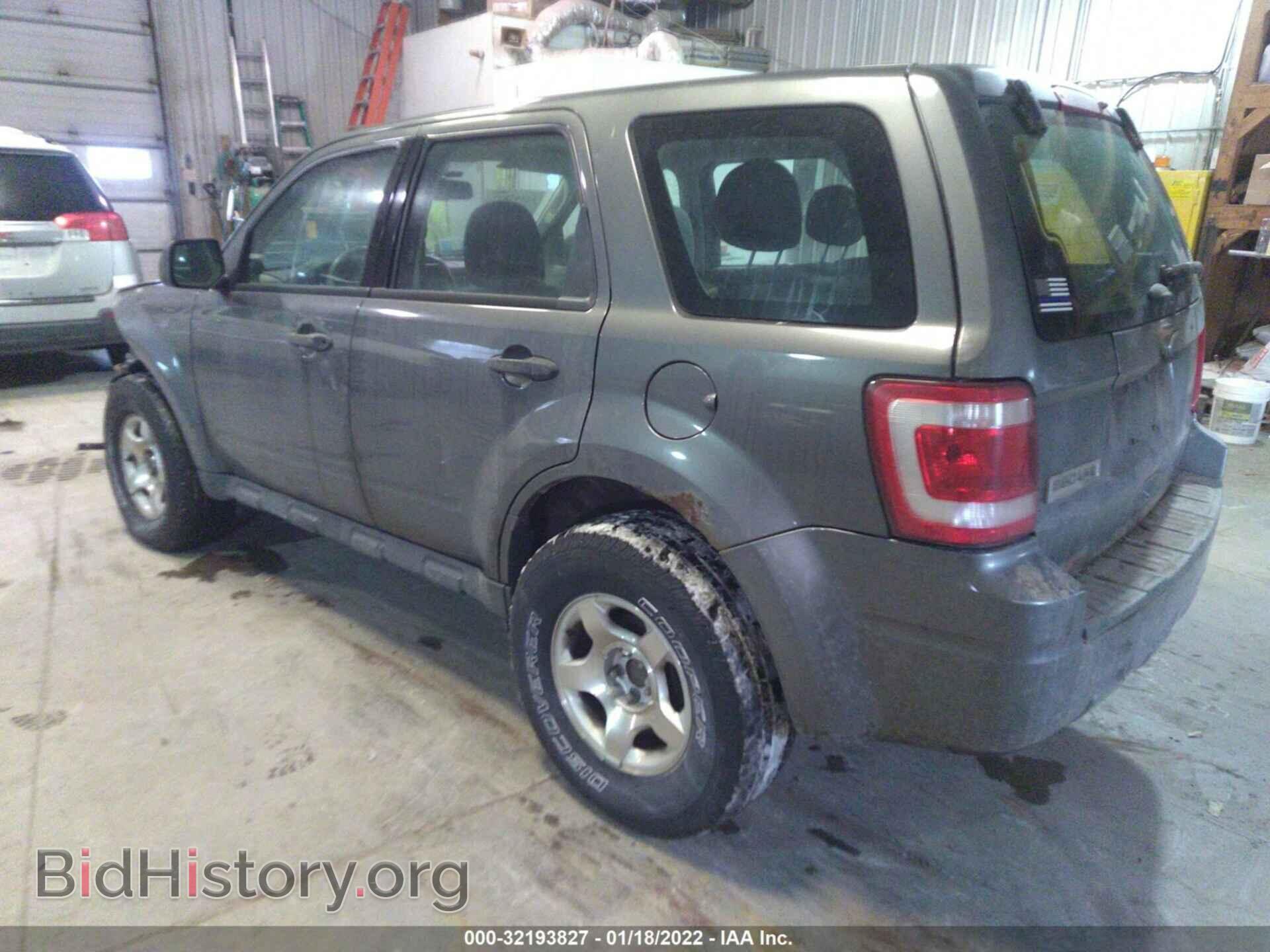 2011 FORD ESCAPE - VIN: 1FMCU0C78BKA93377 - Фото 3