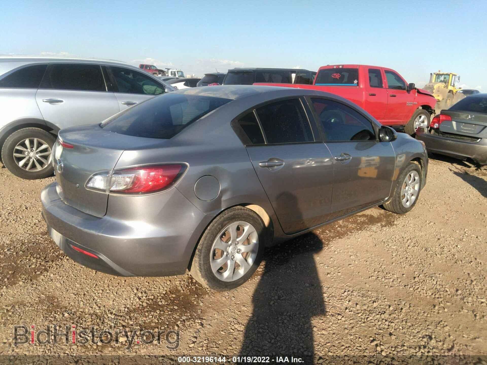 2011 MAZDA MAZDA3 - VIN: JM1BL1UG5B1492616 - Фото 4