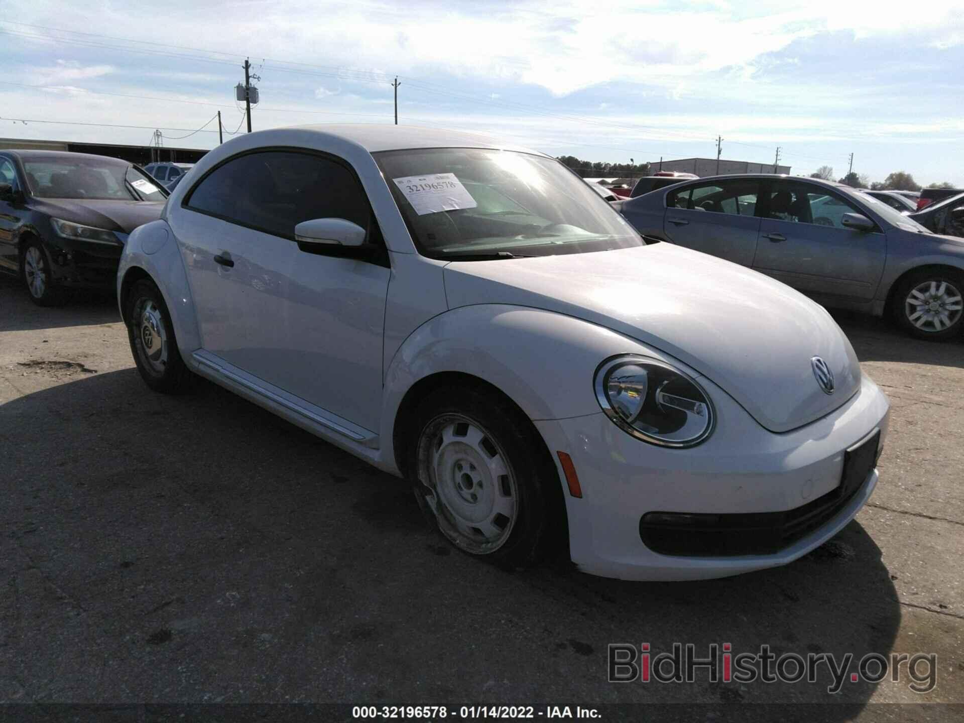 Photo 3VWF17AT4FM653104 - VOLKSWAGEN BEETLE COUPE 2015