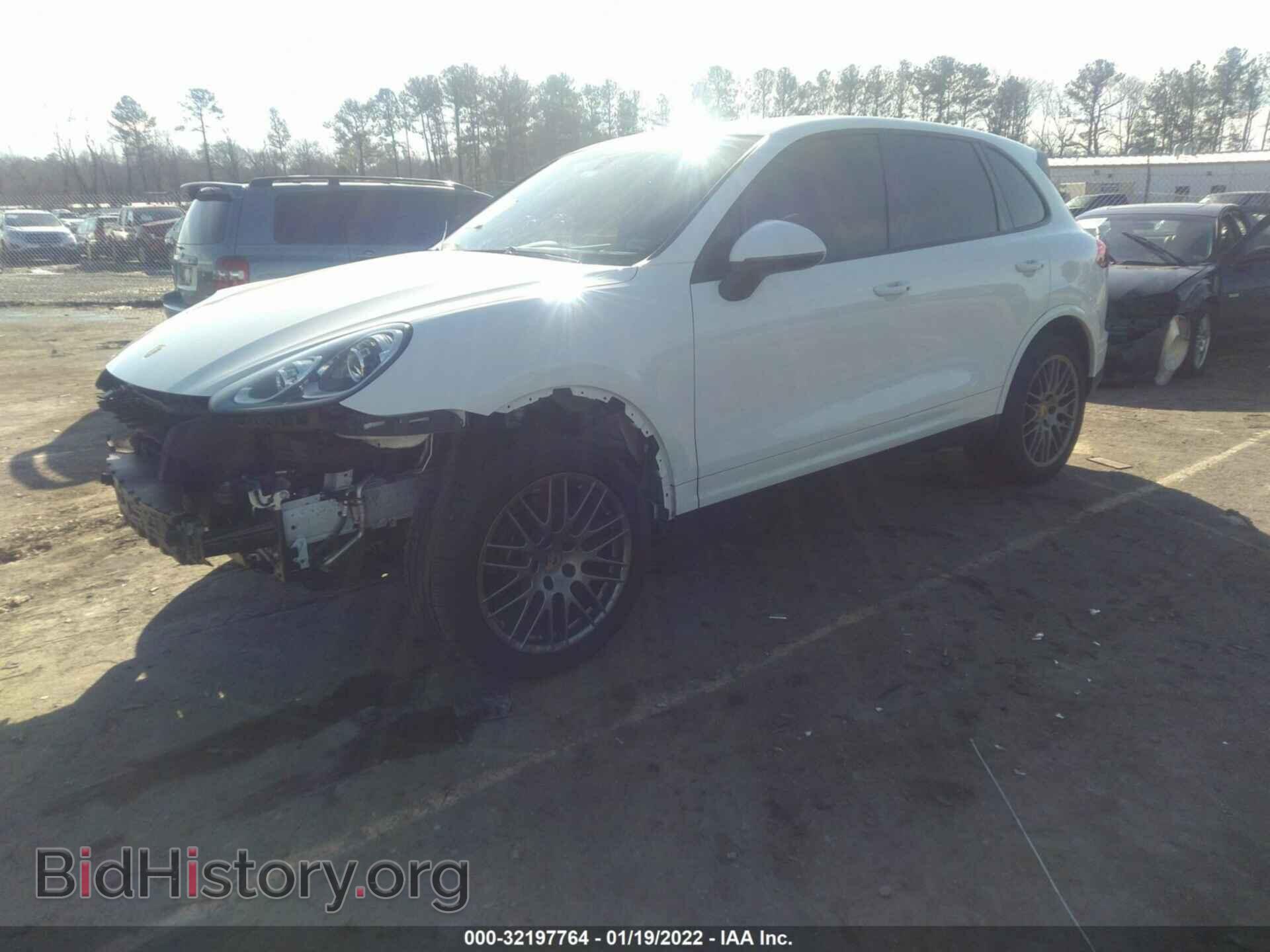 2017 PORSCHE CAYENNE - VIN: WP1AA2A21HKA88147 - Фото 2