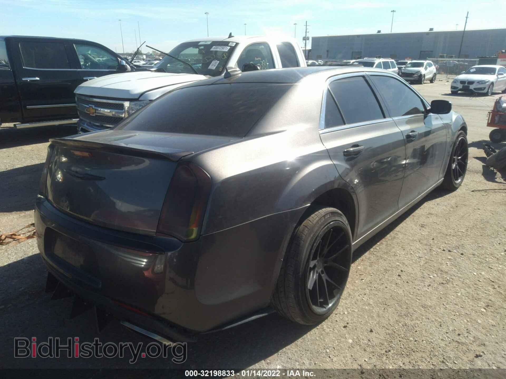 2019 CHRYSLER 300 - VIN: 2C3CCAAGXKH501132 - Фото 4