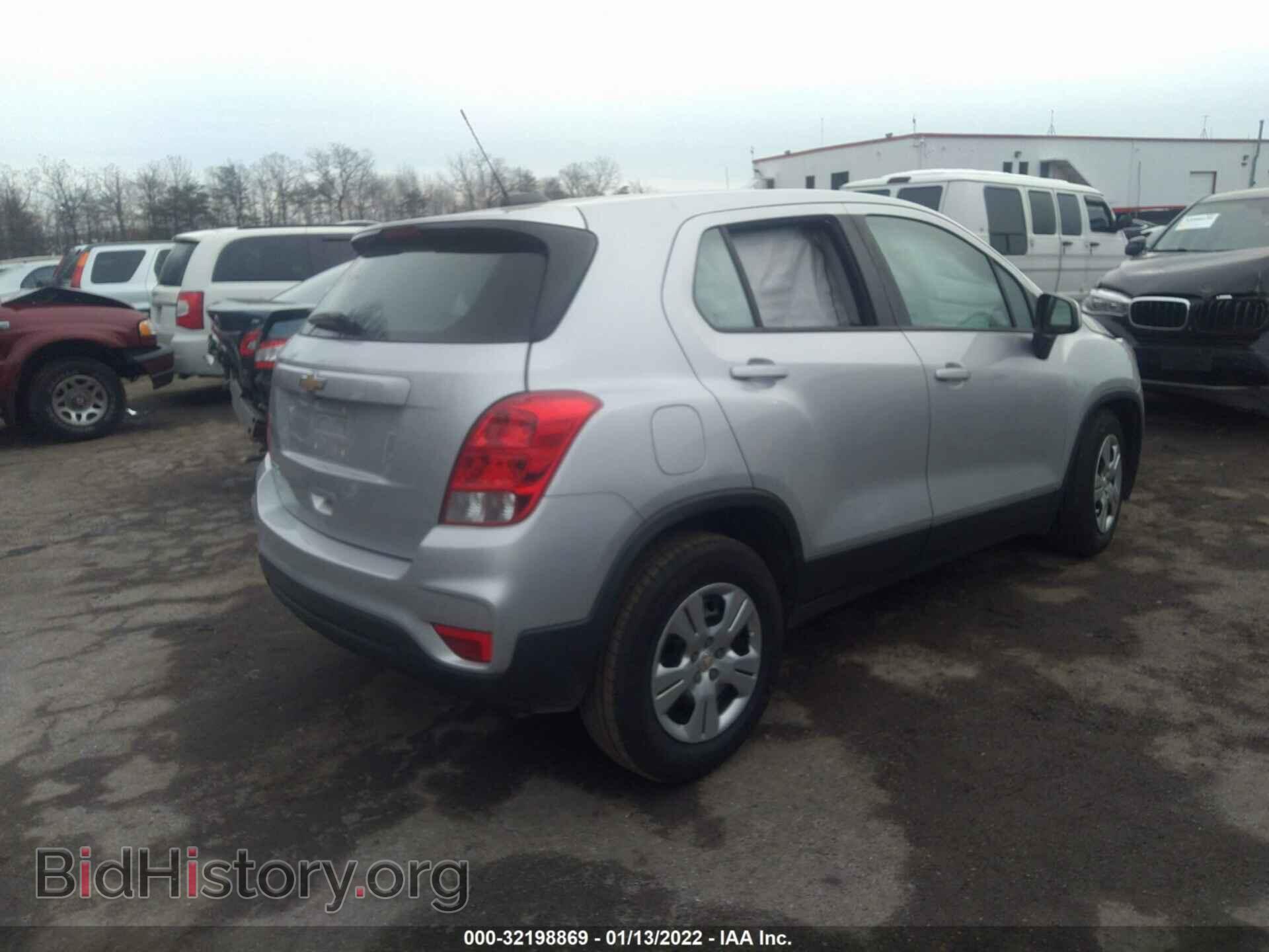 2017 CHEVROLET TRAX - VIN: 3GNCJKSB3HL273234 - Фото 4