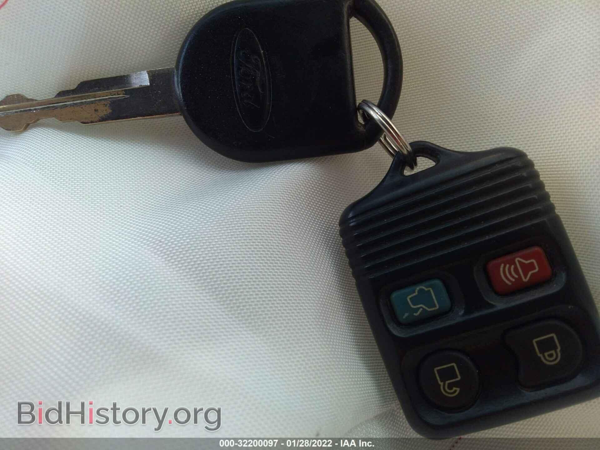 2007 FORD FOCUS - VIN: 1FAHP34N97W195602 - Фото 11