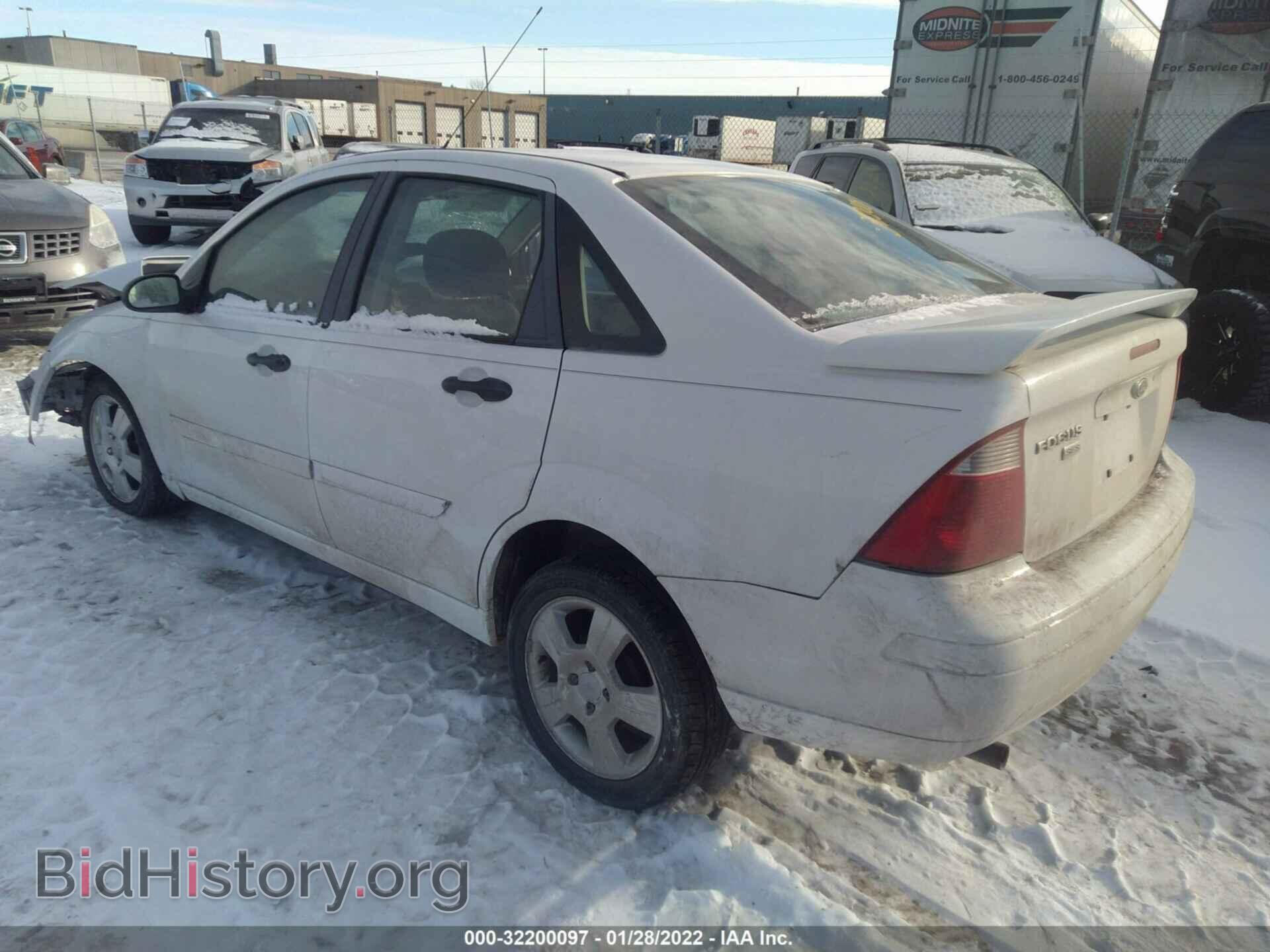 2007 FORD FOCUS - VIN: 1FAHP34N97W195602 - Фото 3