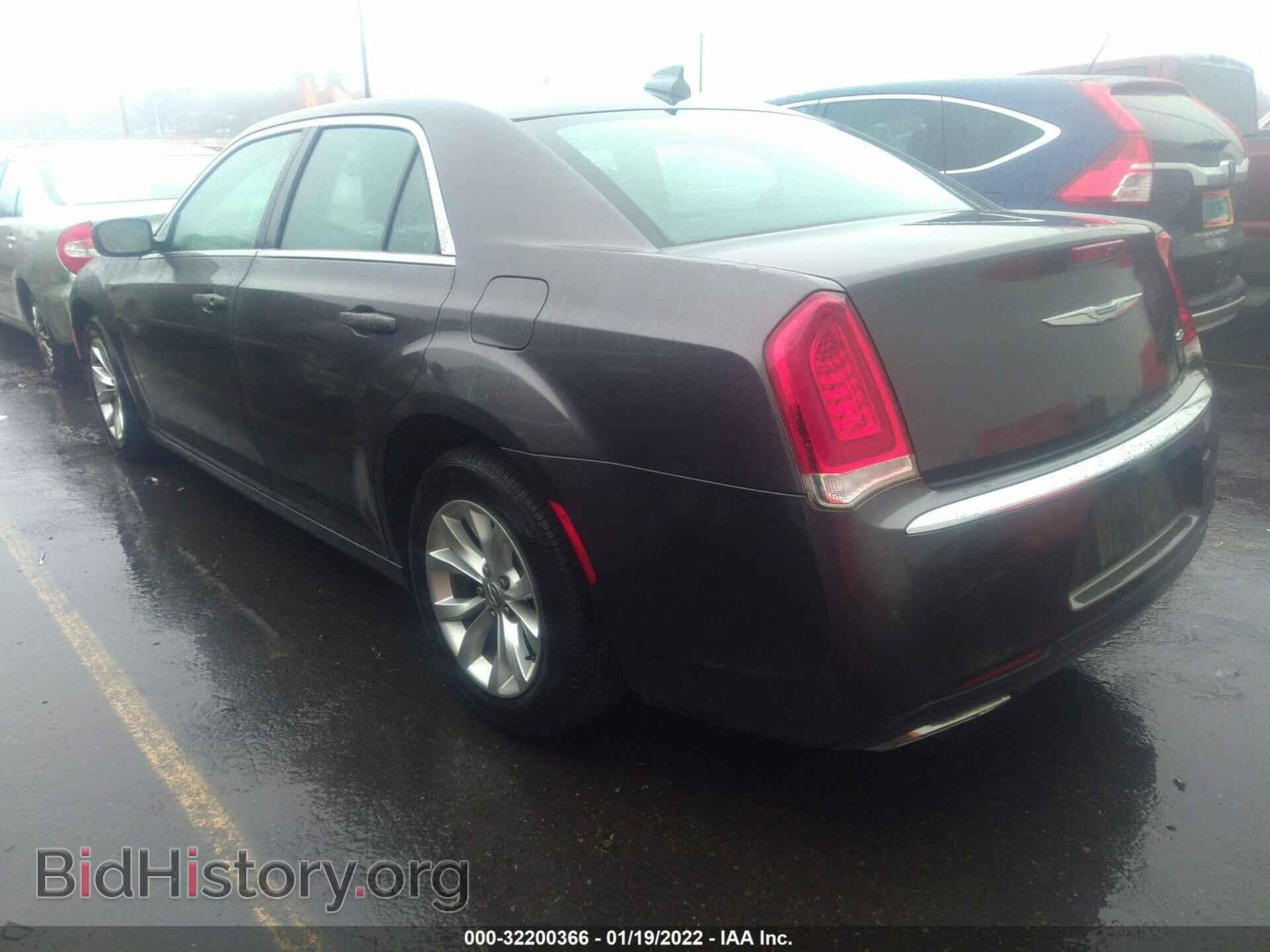 2016 CHRYSLER 300 - VIN: 2C3CCAAG1GH135441 - Фото 3