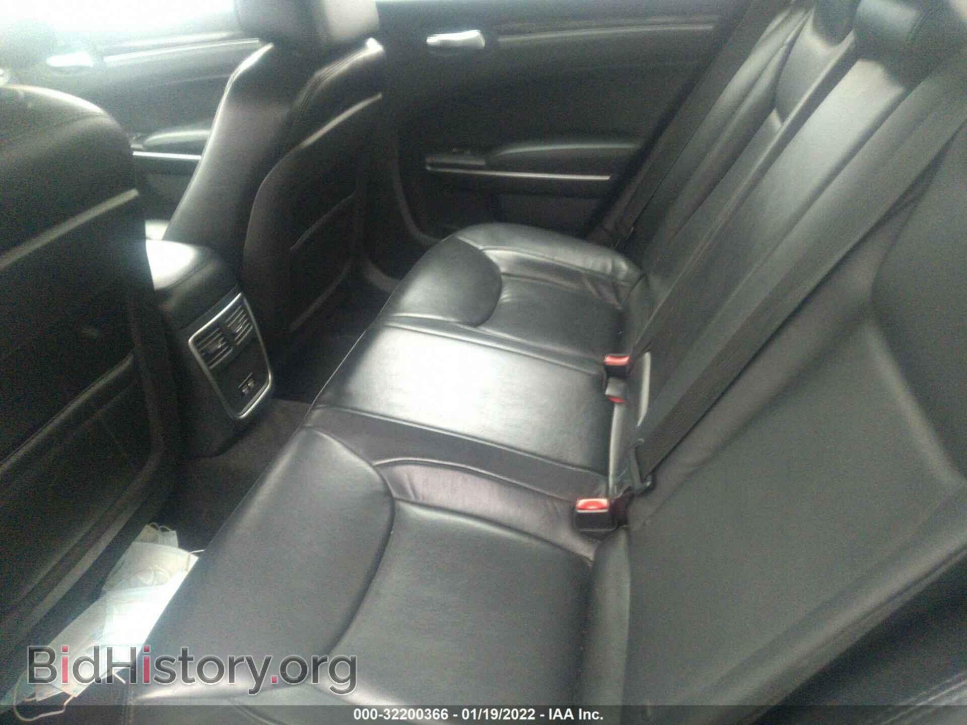2016 CHRYSLER 300 - VIN: 2C3CCAAG1GH135441 - Фото 8