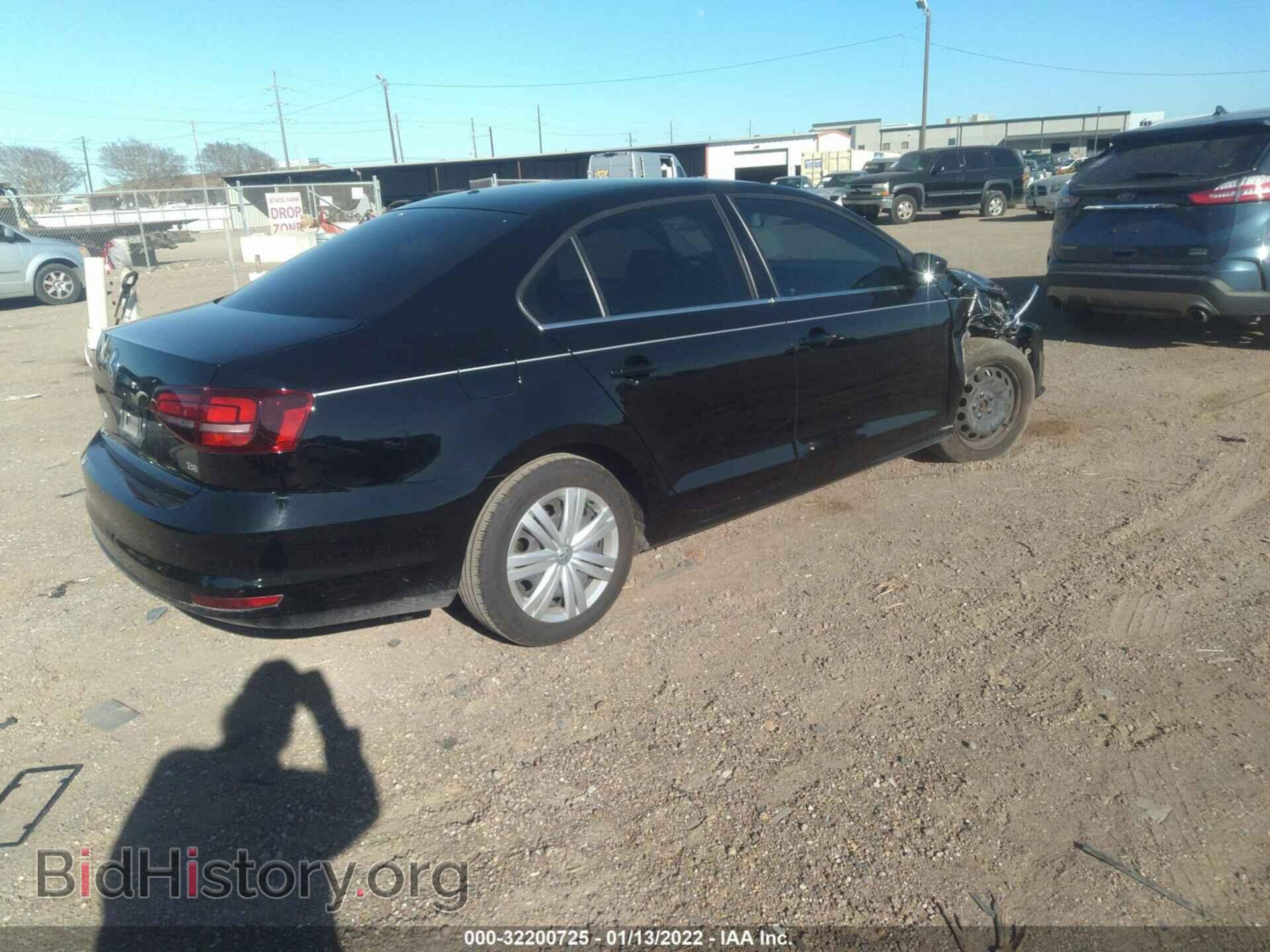 2017 VOLKSWAGEN JETTA - VIN: 3VW2B7AJXHM377802 - Фото 4