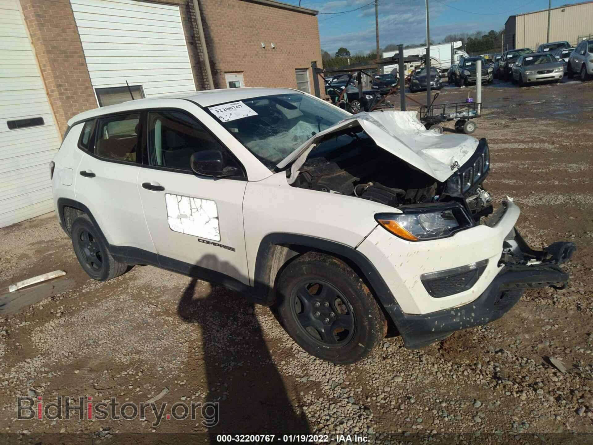 Фотография 3C4NJCAB0JT151767 - JEEP COMPASS 2018