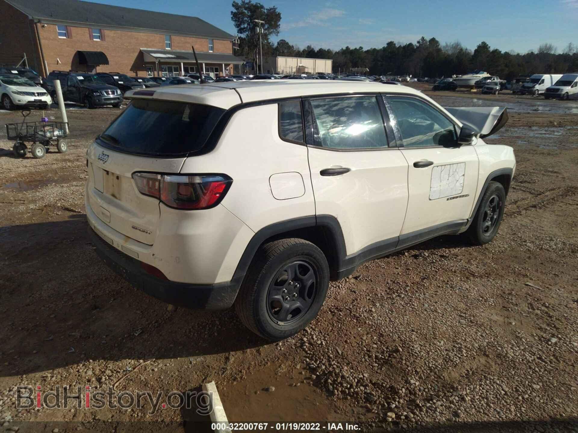 2018 JEEP COMPASS - VIN: 3C4NJCAB0JT151767 - Фото 4