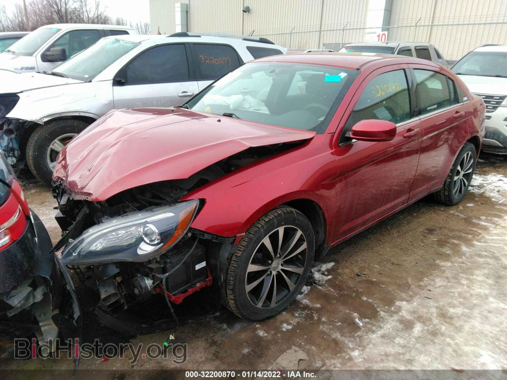 2012 CHRYSLER 200 - VIN: 1C3CCBBG1CN250143 - Фото 2