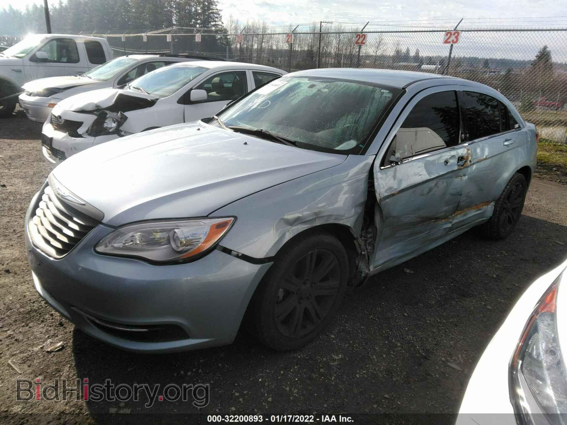2013 CHRYSLER 200 - VIN: 1C3CCBBB0DN695740 - Фото 2