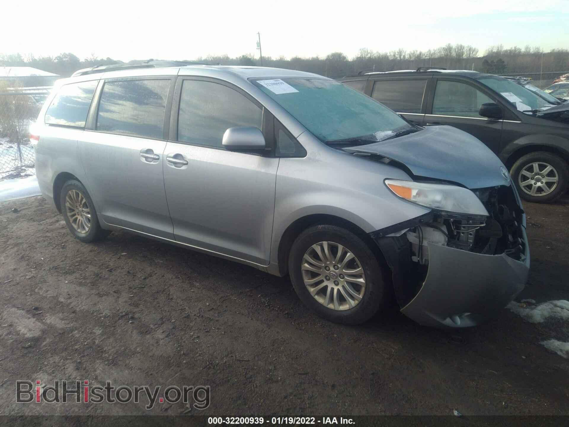 Фотография 5TDYK3DC0BS091273 - TOYOTA SIENNA 2011