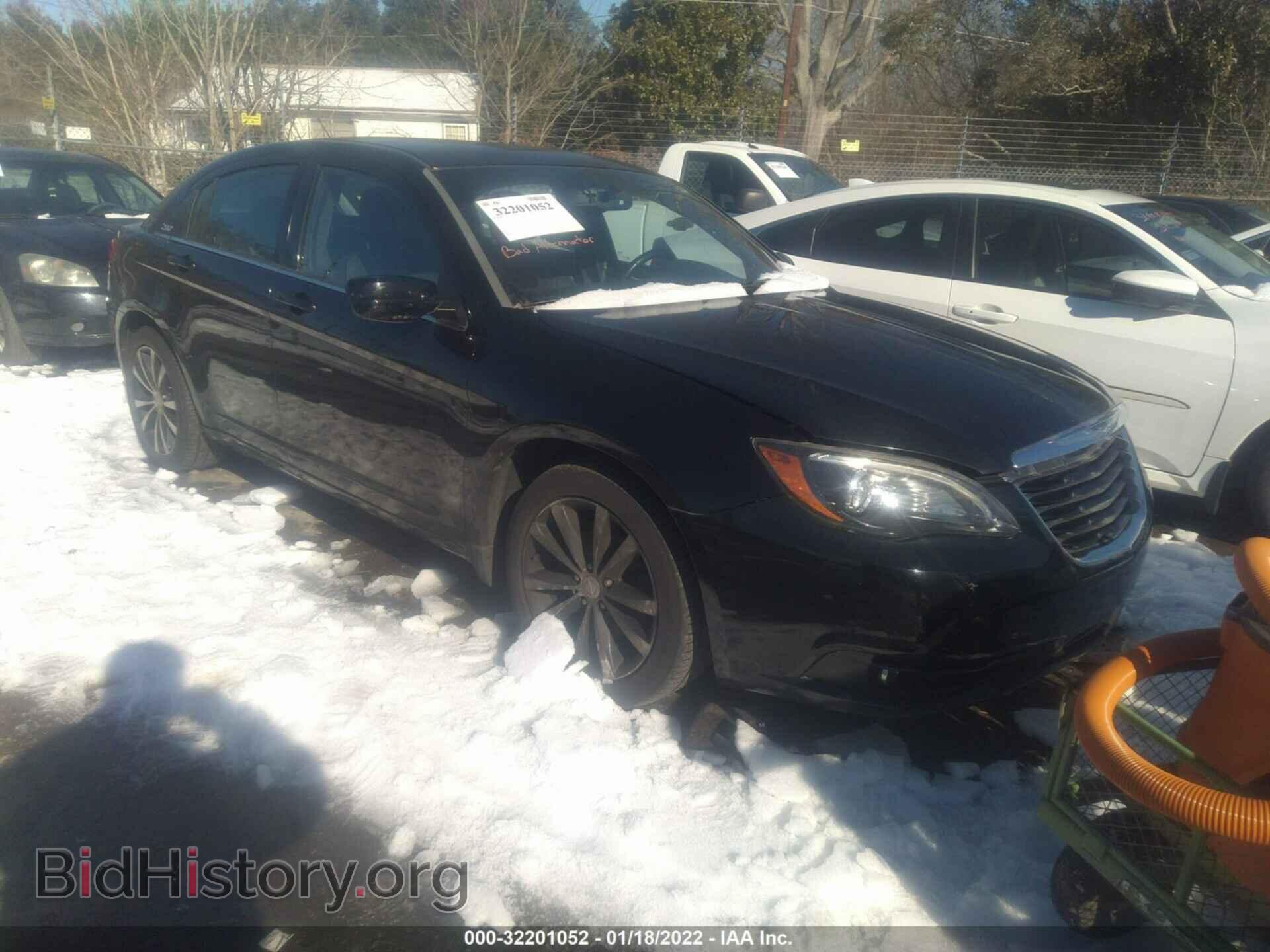 Photo 1C3BC8FGXBN612168 - CHRYSLER 200 2011