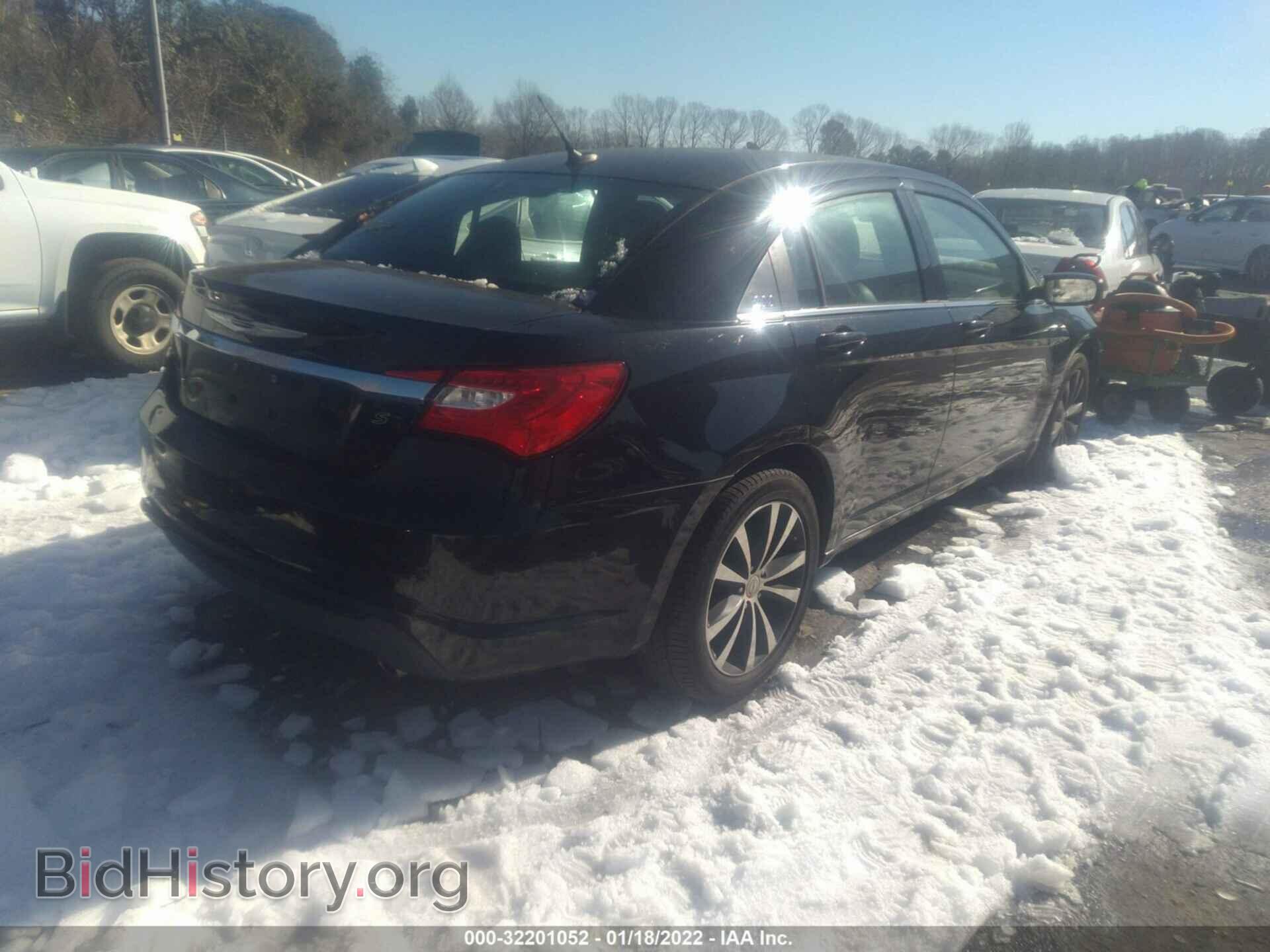 2011 CHRYSLER 200 - VIN: 1C3BC8FGXBN612168 - Фото 4