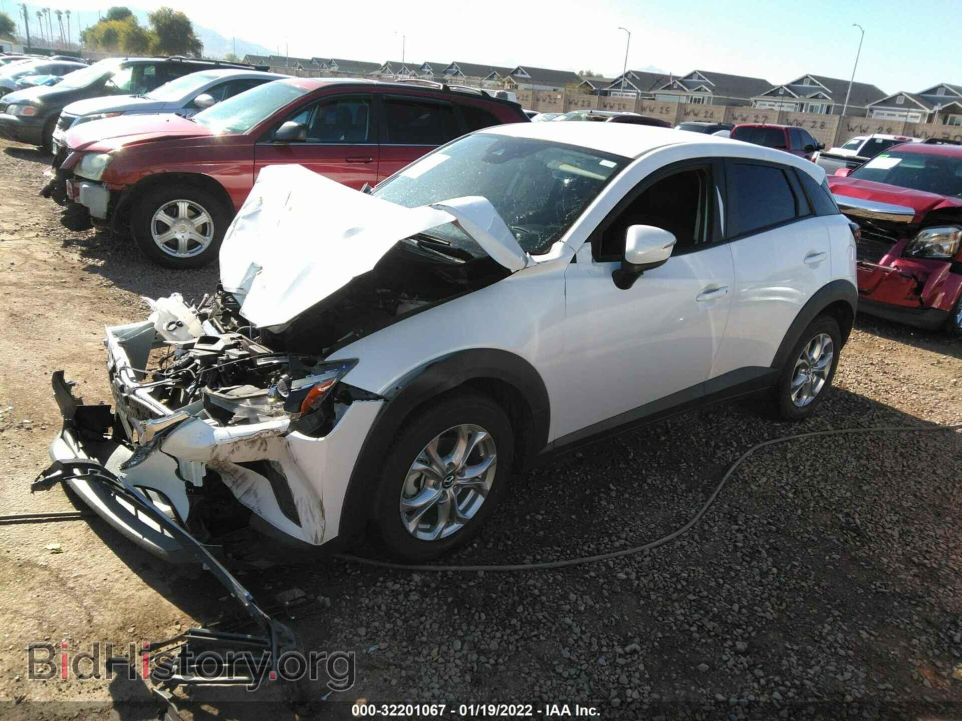 2020 MAZDA CX-3 - VIN: JM1DKDB71L1469867 - Фото 2