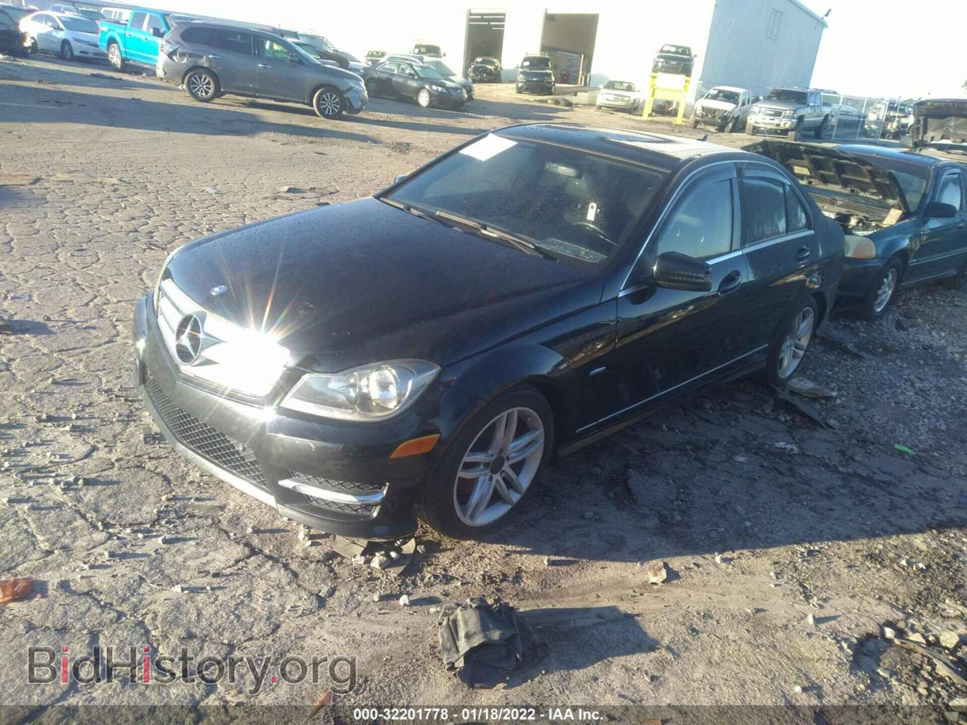2012 MERCEDES-BENZ C-CLASS - VIN: WDDGF4HB9CA653246 - Фото 2