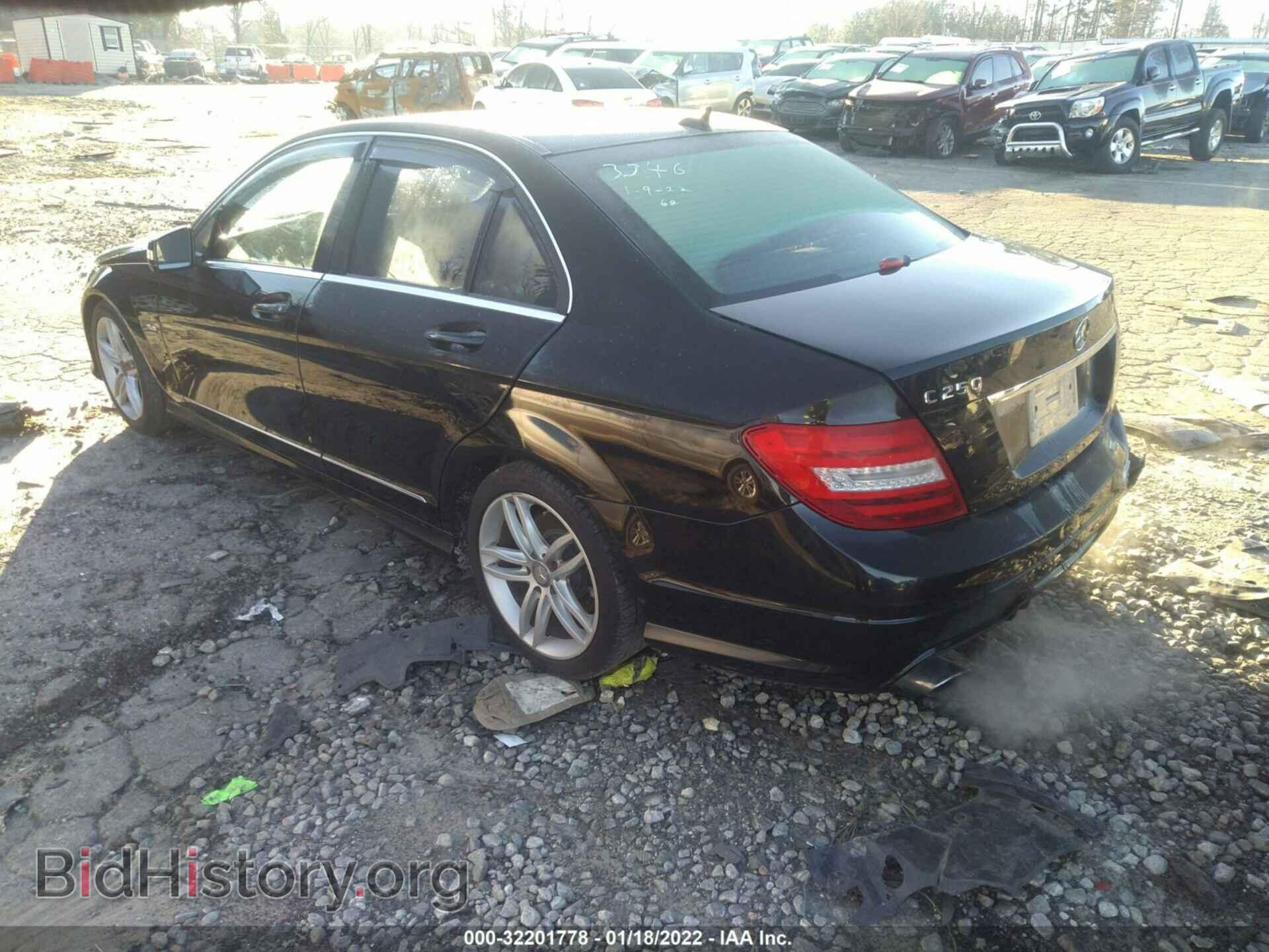 2012 MERCEDES-BENZ C-CLASS - VIN: WDDGF4HB9CA653246 - Фото 3