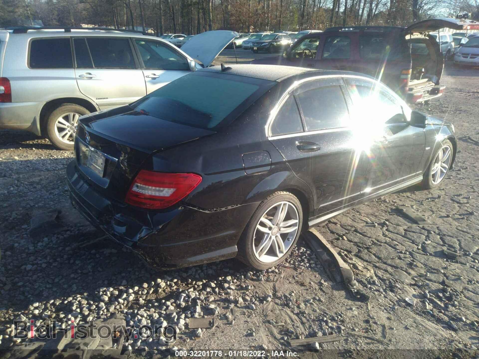 2012 MERCEDES-BENZ C-CLASS - VIN: WDDGF4HB9CA653246 - Фото 4