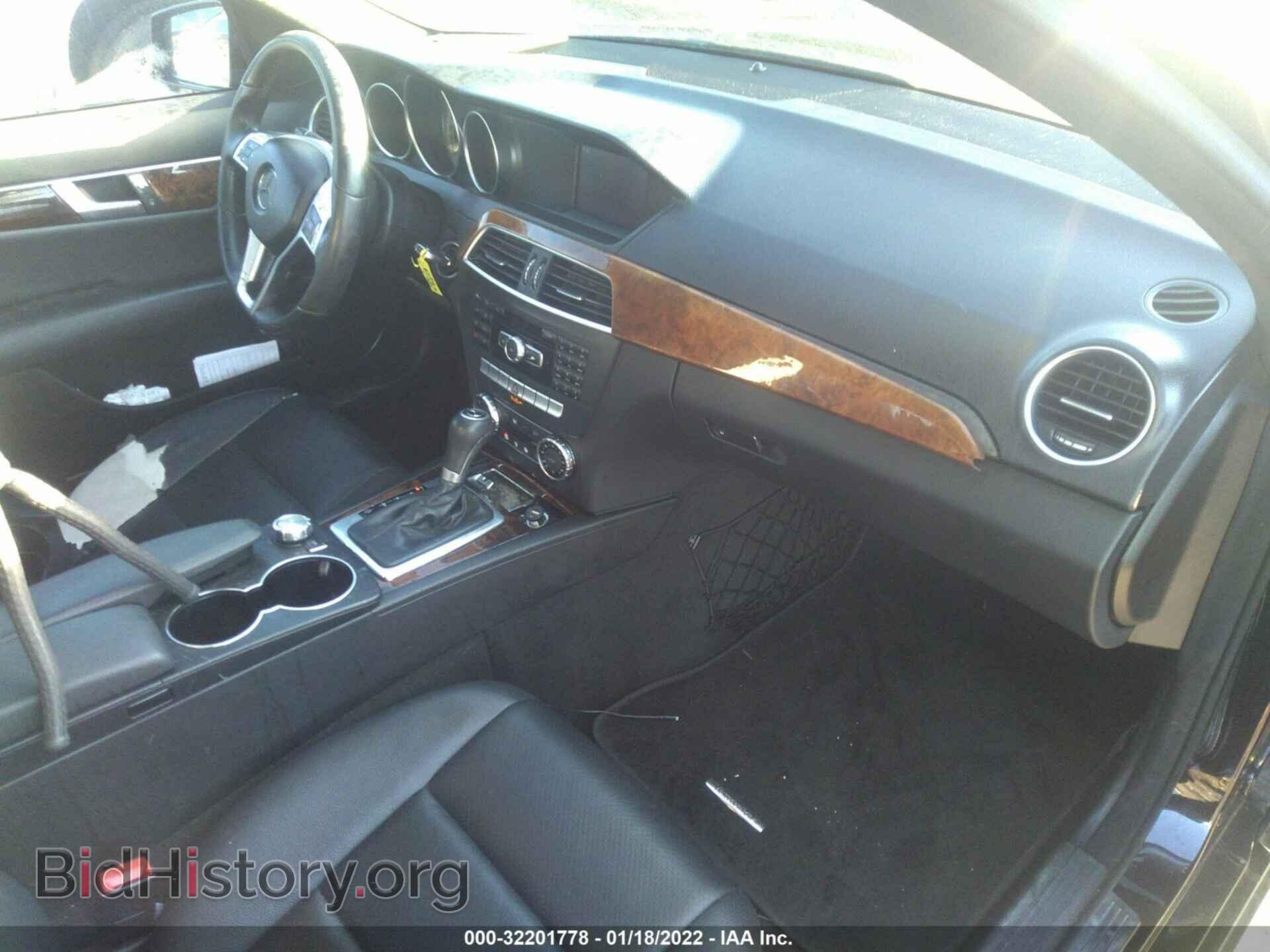 2012 MERCEDES-BENZ C-CLASS - VIN: WDDGF4HB9CA653246 - Фото 5