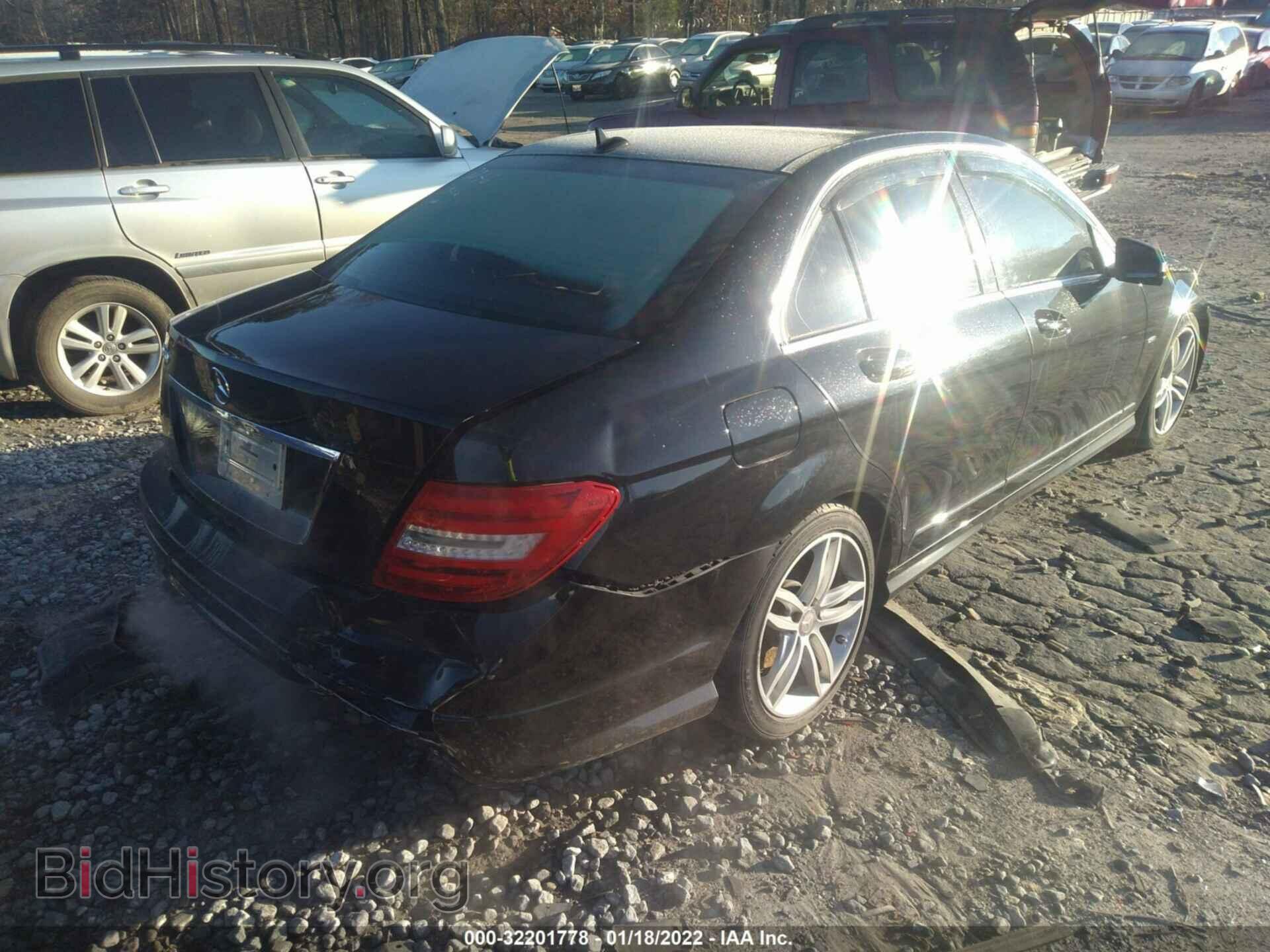 2012 MERCEDES-BENZ C-CLASS - VIN: WDDGF4HB9CA653246 - Фото 6