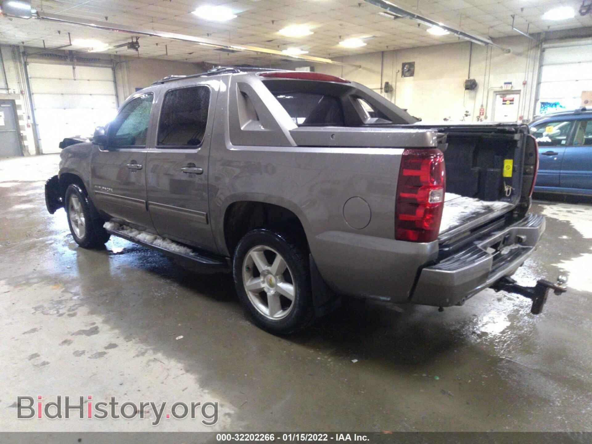 2011 CHEVROLET AVALANCHE - VIN: 3GNTKFE3XBG236478 - Фото 3