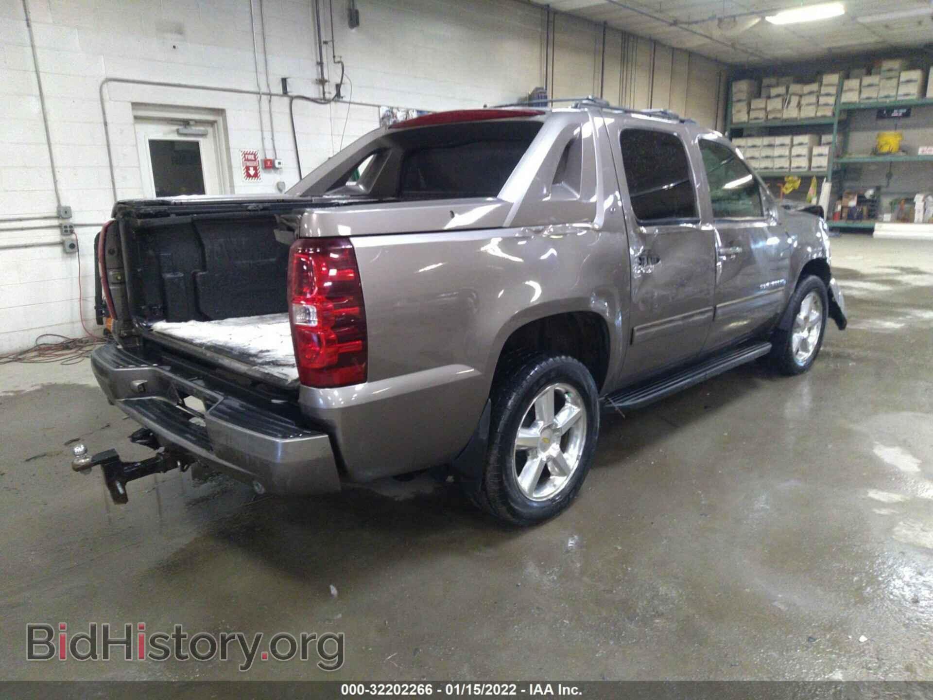 2011 CHEVROLET AVALANCHE - VIN: 3GNTKFE3XBG236478 - Фото 4