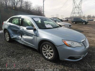 2013 Chrysler 200 Touring, голубой — VIN 1C3CCBBB7DN515959, IAAI