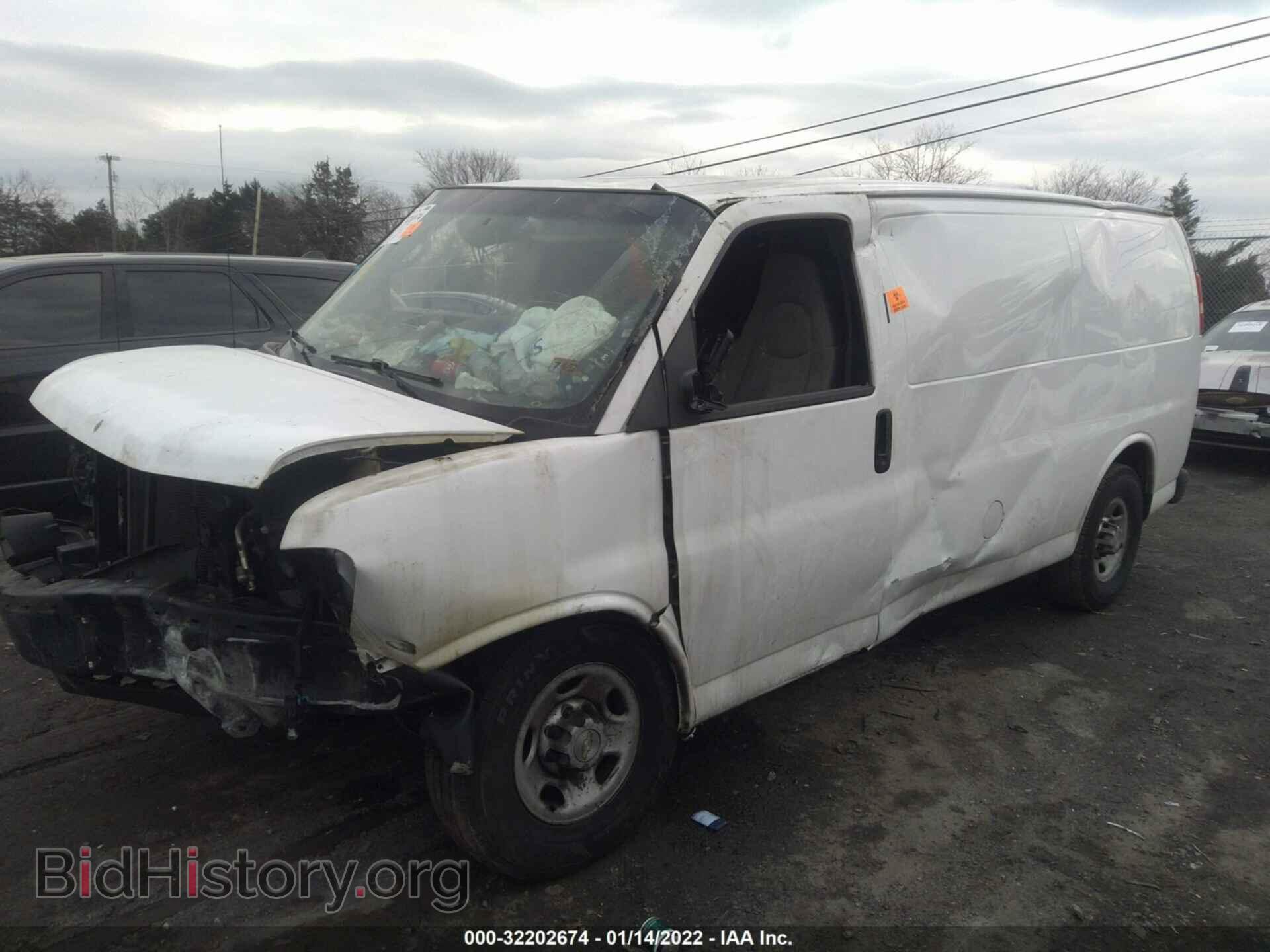 2008 CHEVROLET EXPRESS CARGO VAN - VIN: 1GBGG25C881165507 - Фото 2