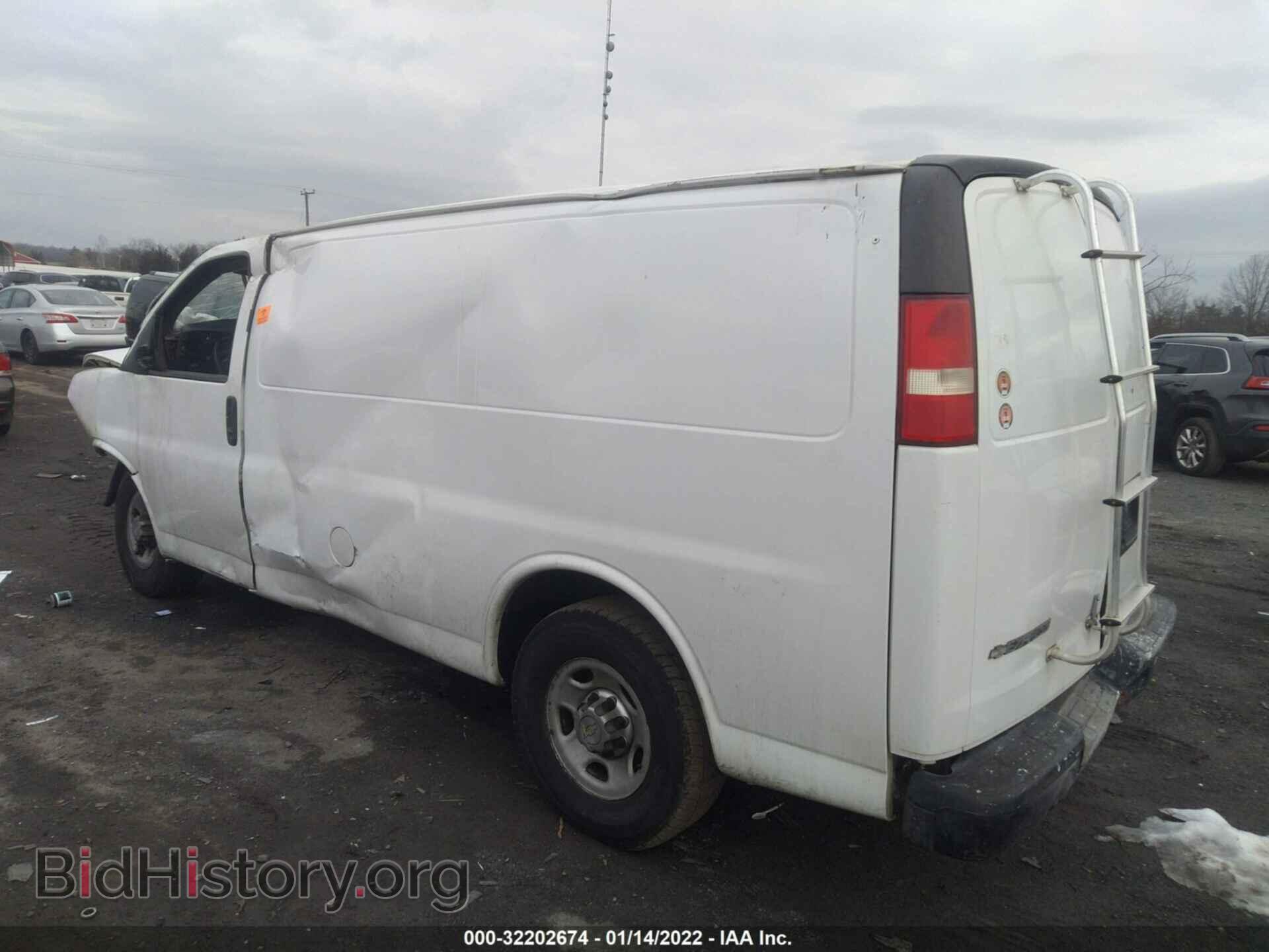 2008 CHEVROLET EXPRESS CARGO VAN - VIN: 1GBGG25C881165507 - Фото 3