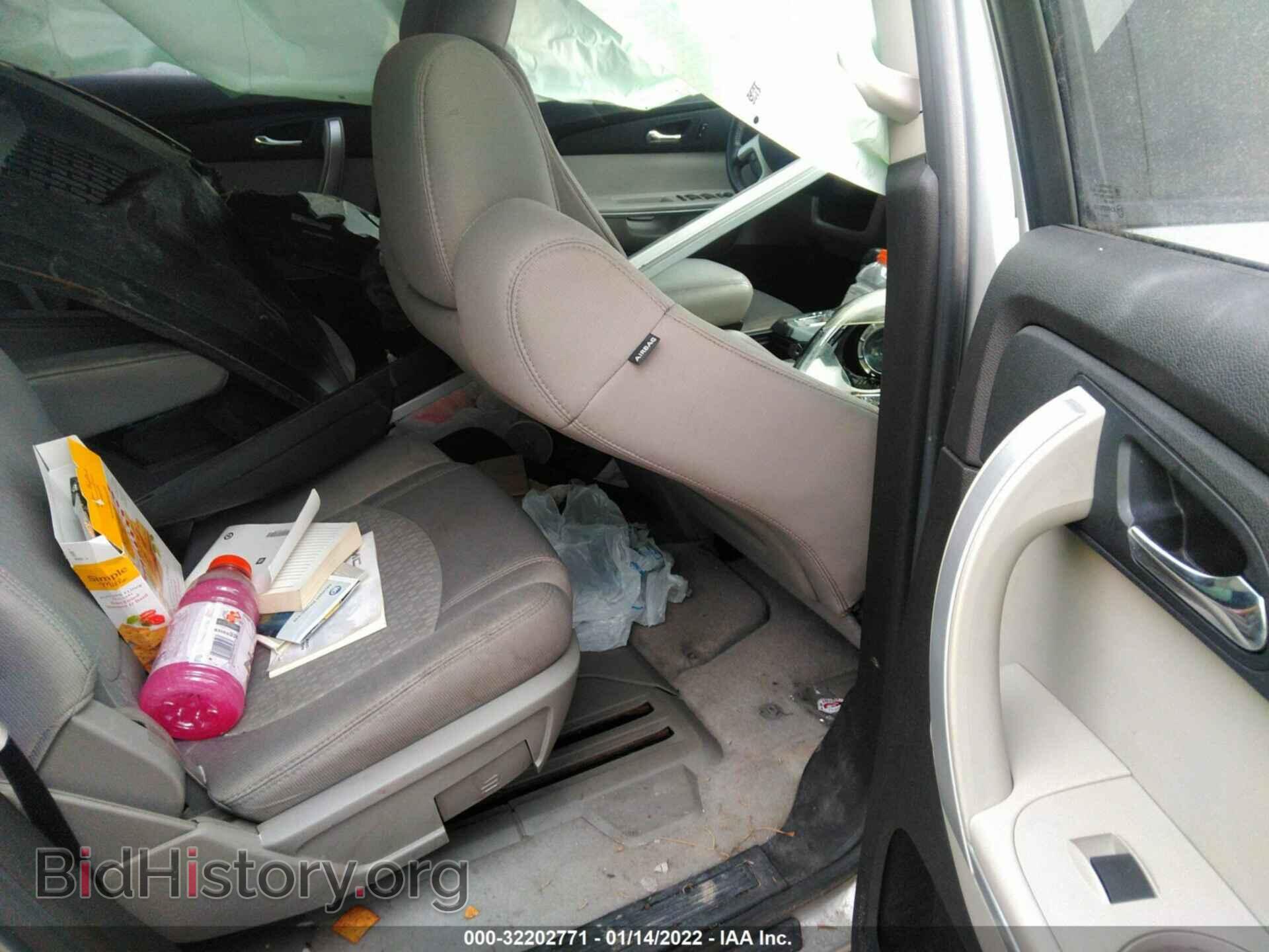 2010 GMC ACADIA - VIN: 1GKLVLED1AJ226964 - Фото 8
