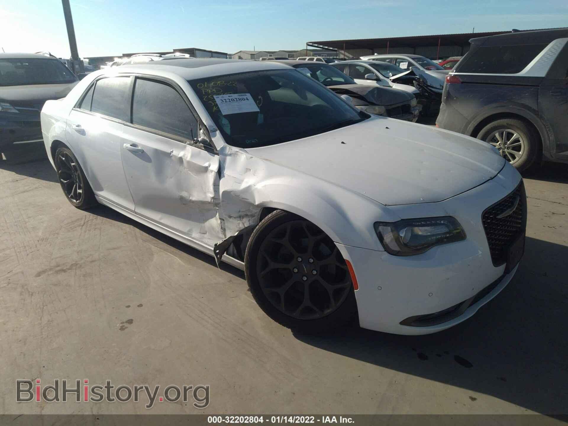 Фотография 2C3CCABG8GH269913 - CHRYSLER 300 2016