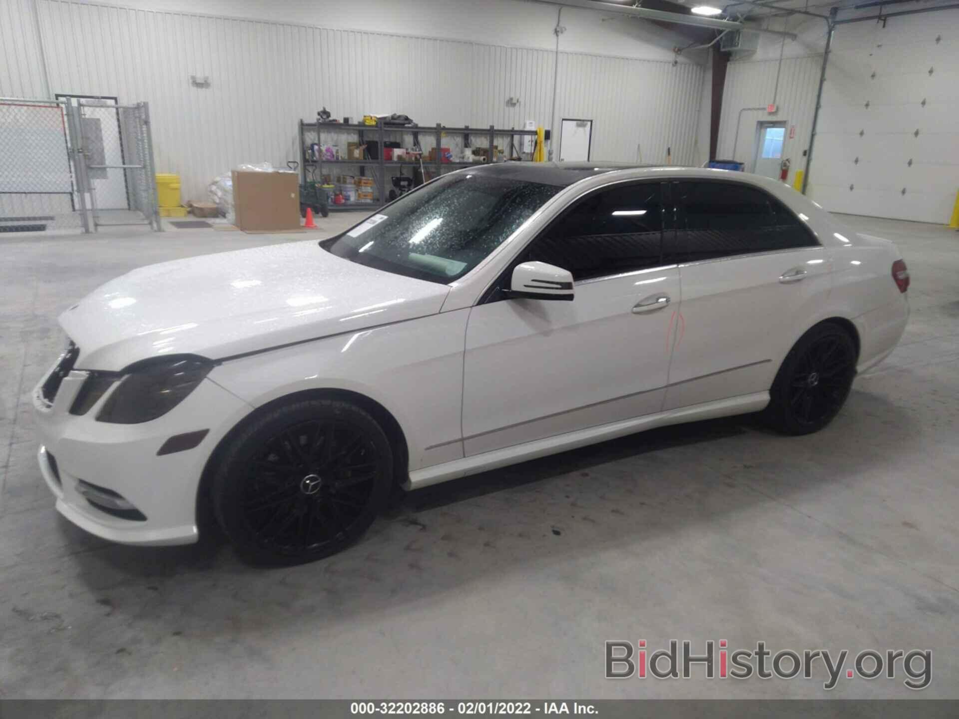 Photo WDDHF5KB0DA672773 - MERCEDES-BENZ E-CLASS 2013