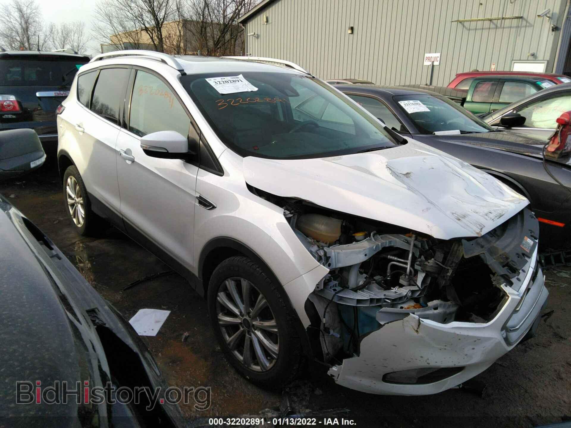Фотография 1FMCU9J94HUA00733 - FORD ESCAPE 2017