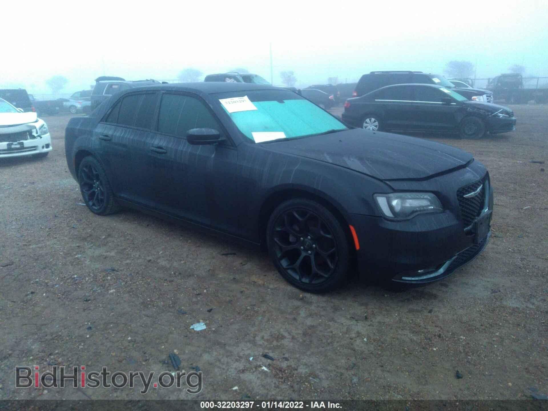 Фотография 2C3CCABG1KH697461 - CHRYSLER 300 2019