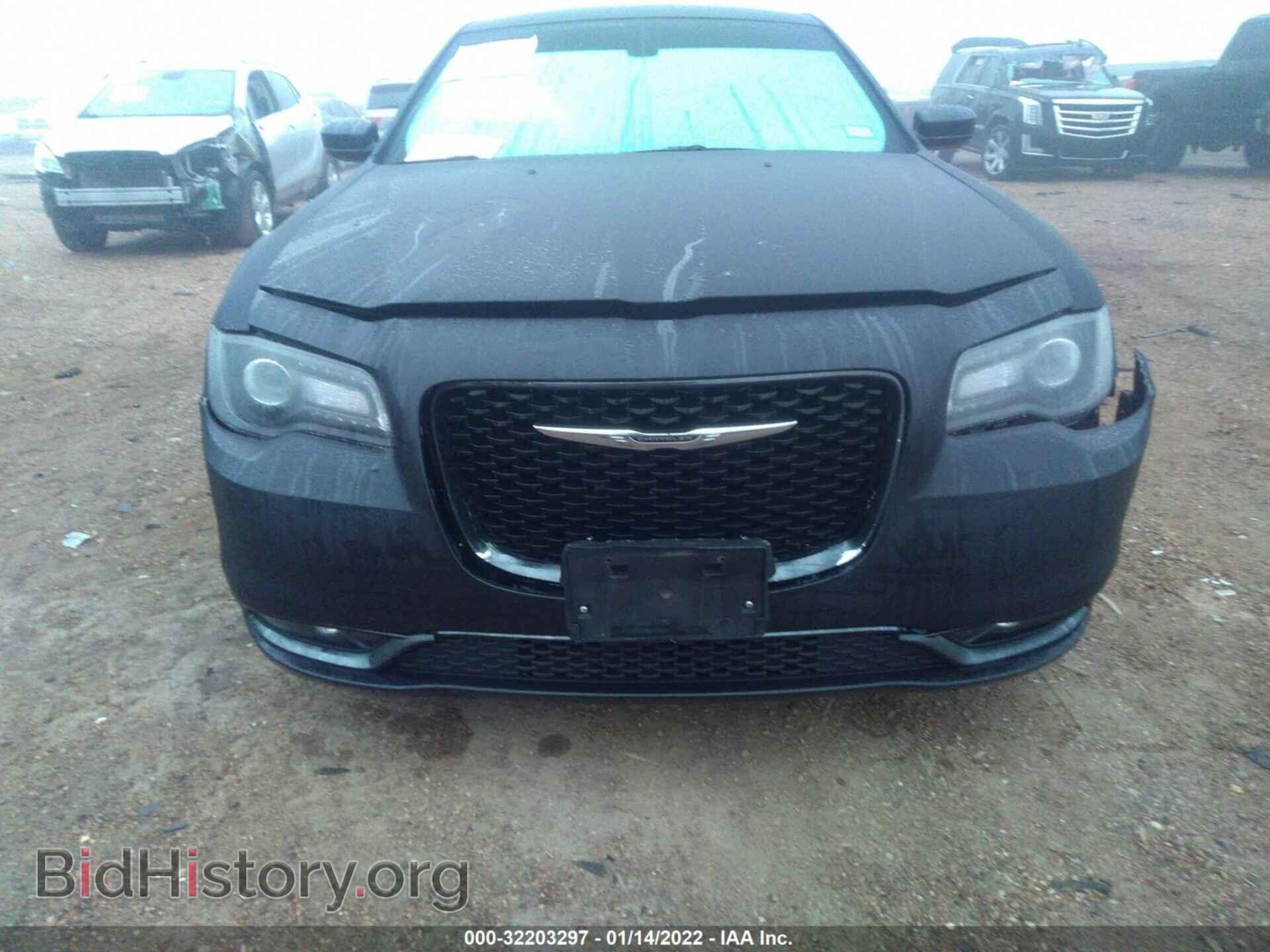 2019 CHRYSLER 300 - VIN: 2C3CCABG1KH697461 - Фото 6