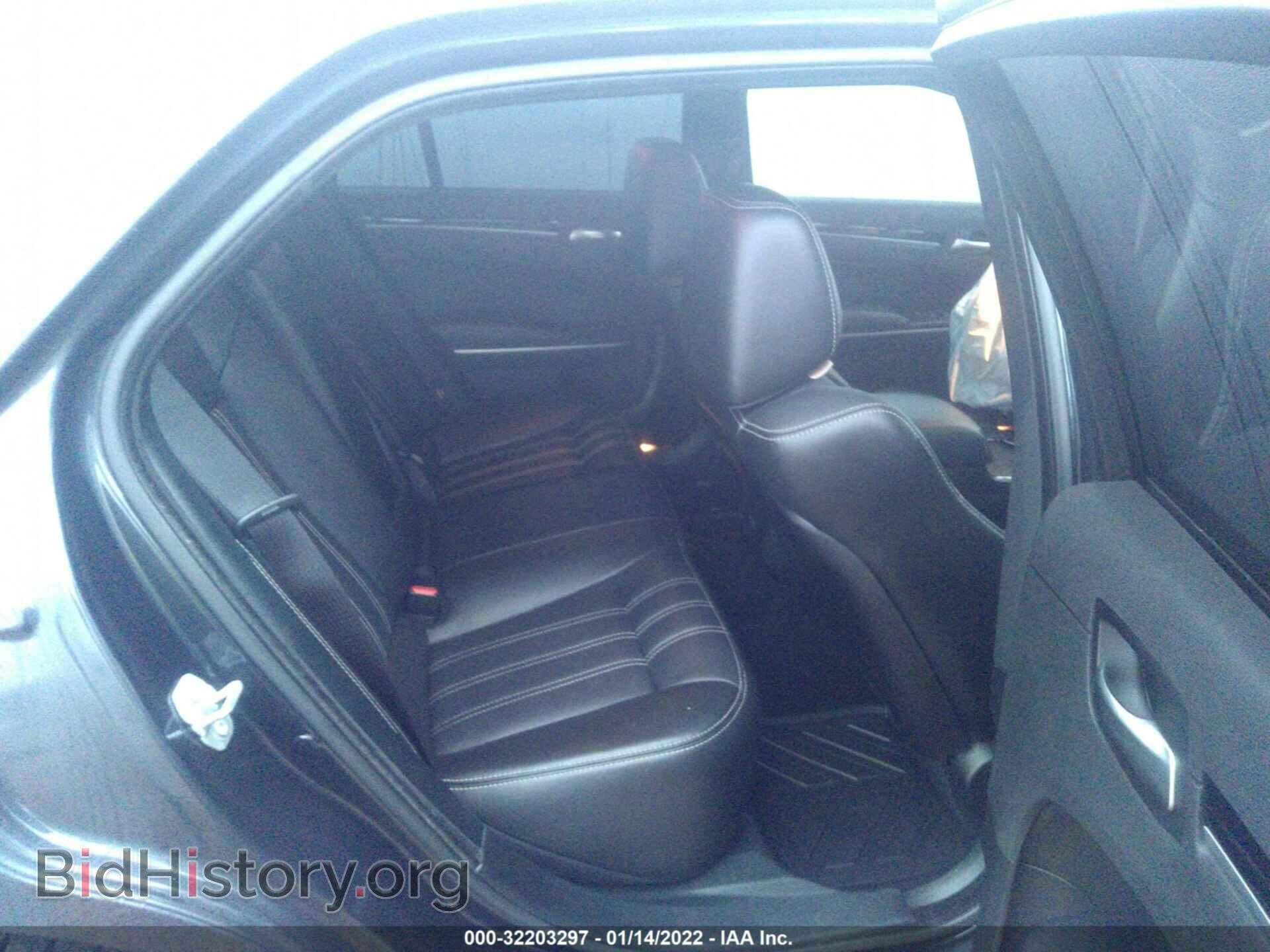 2019 CHRYSLER 300 - VIN: 2C3CCABG1KH697461 - Фото 8