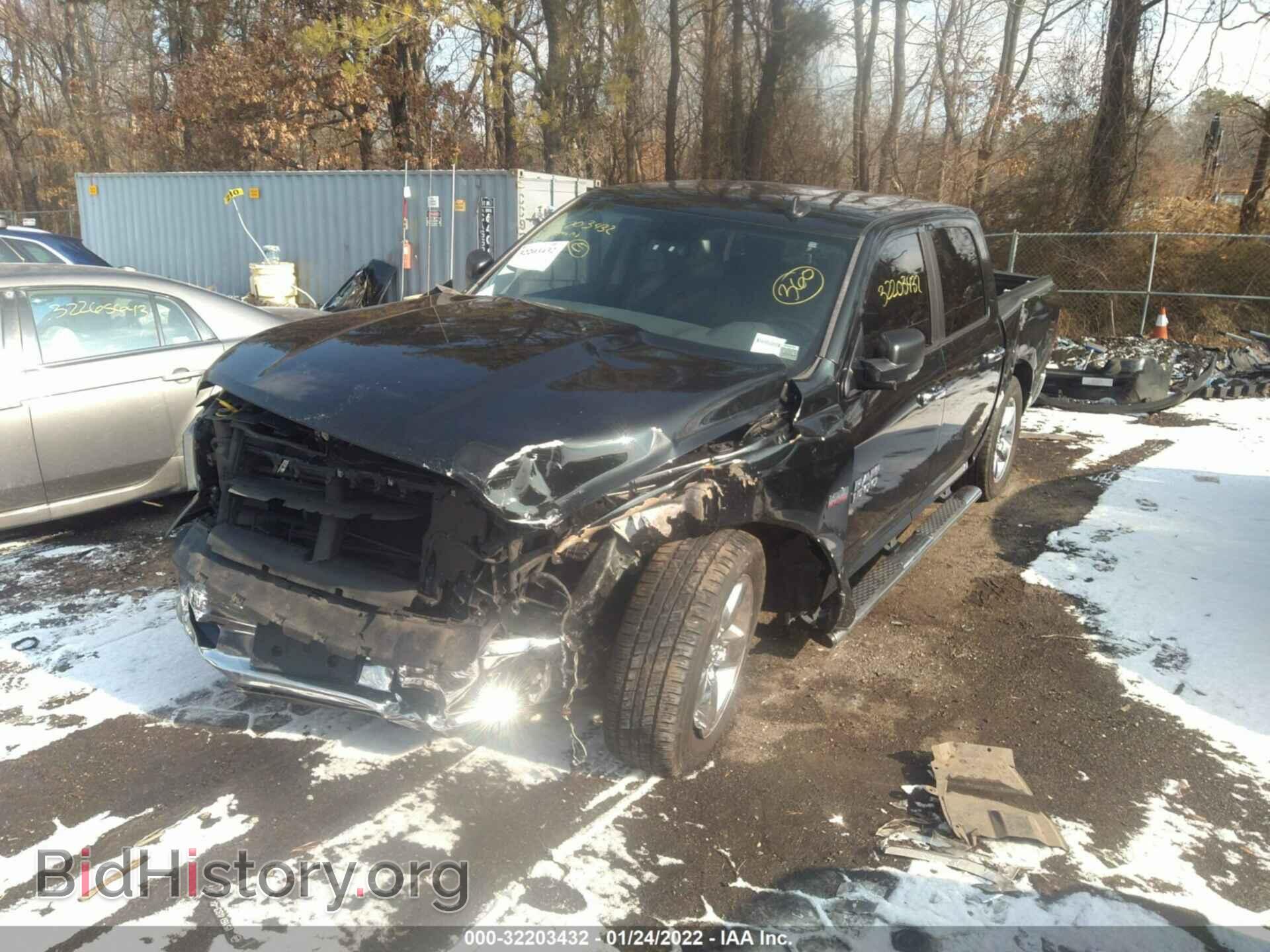 2015 RAM 1500 - VIN: 3C6RR7LT0FG668842 - Фото 2